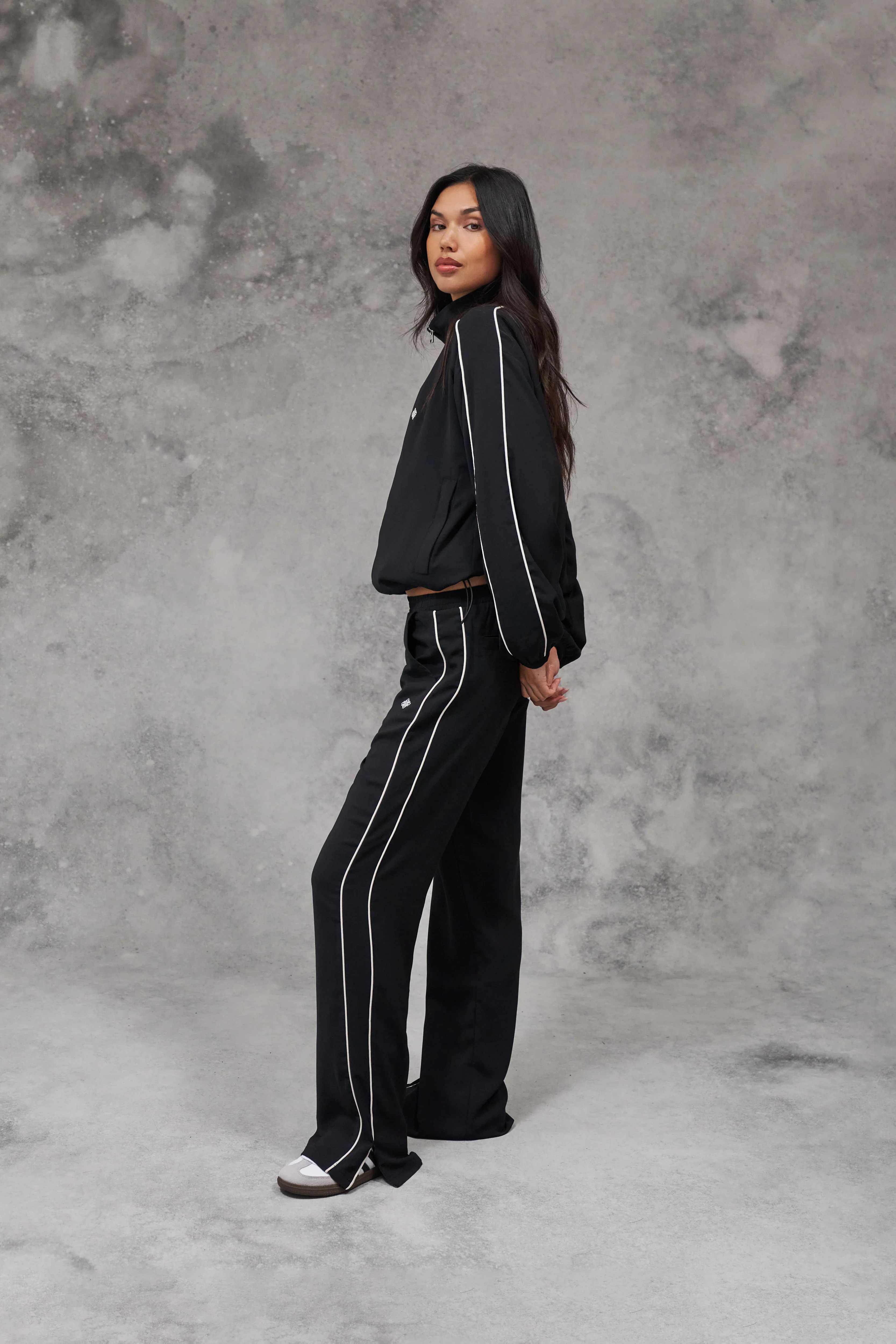 EMBLEM PIPED STRAIGHT LEG JOGGERS - BLACK