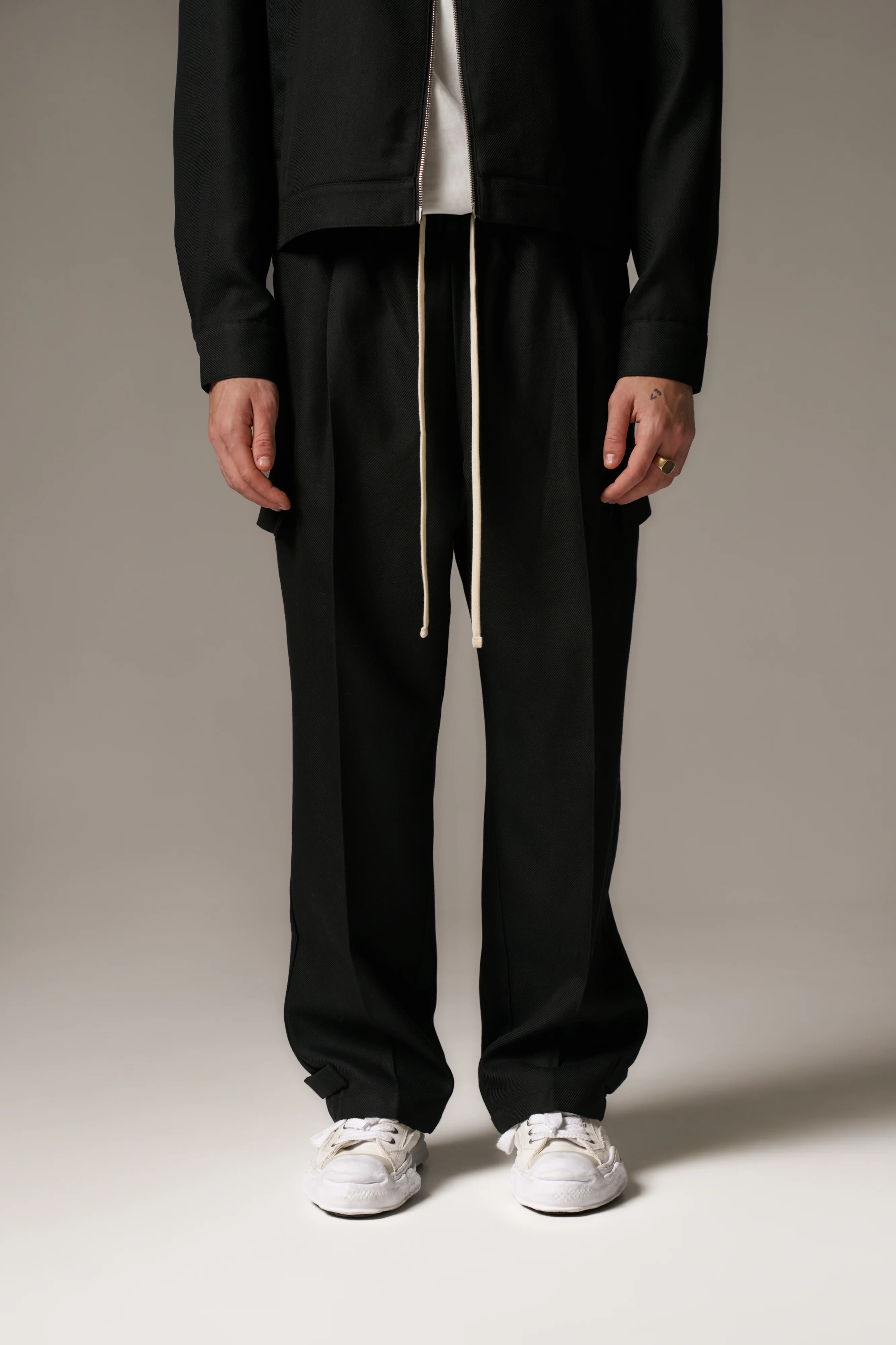 PLEATED WIDE LEG WOOL BLEND TROUSERS - BLACK