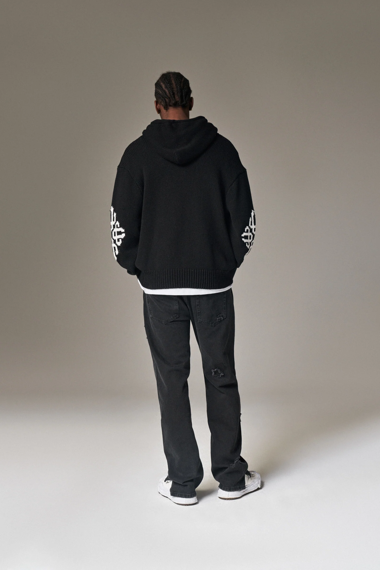 STAR APPLIQUE DENIM JEANS - WASHED BLACK