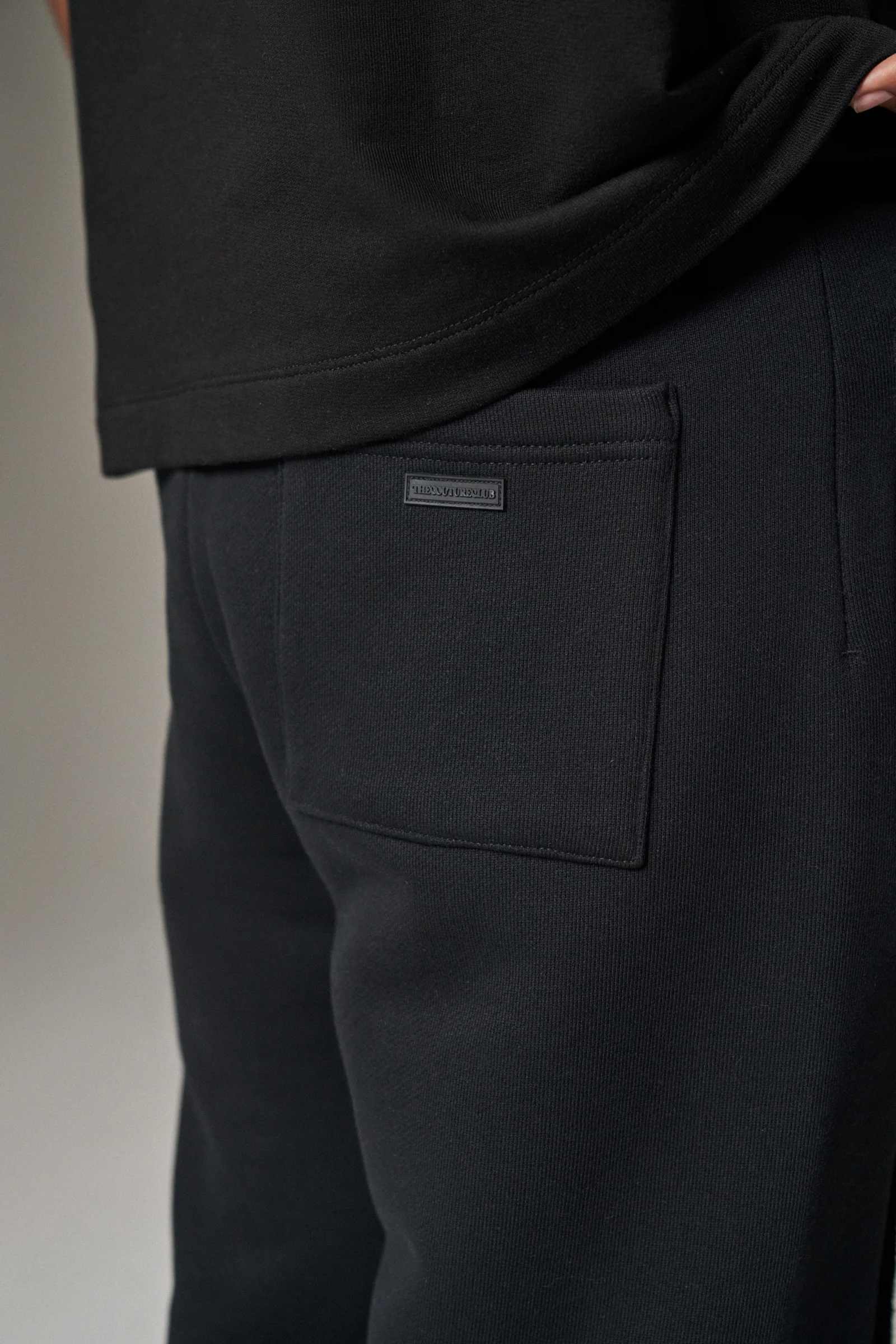 COPYRIGHT STRAIGHT LEG JOGGERS - BLACK
