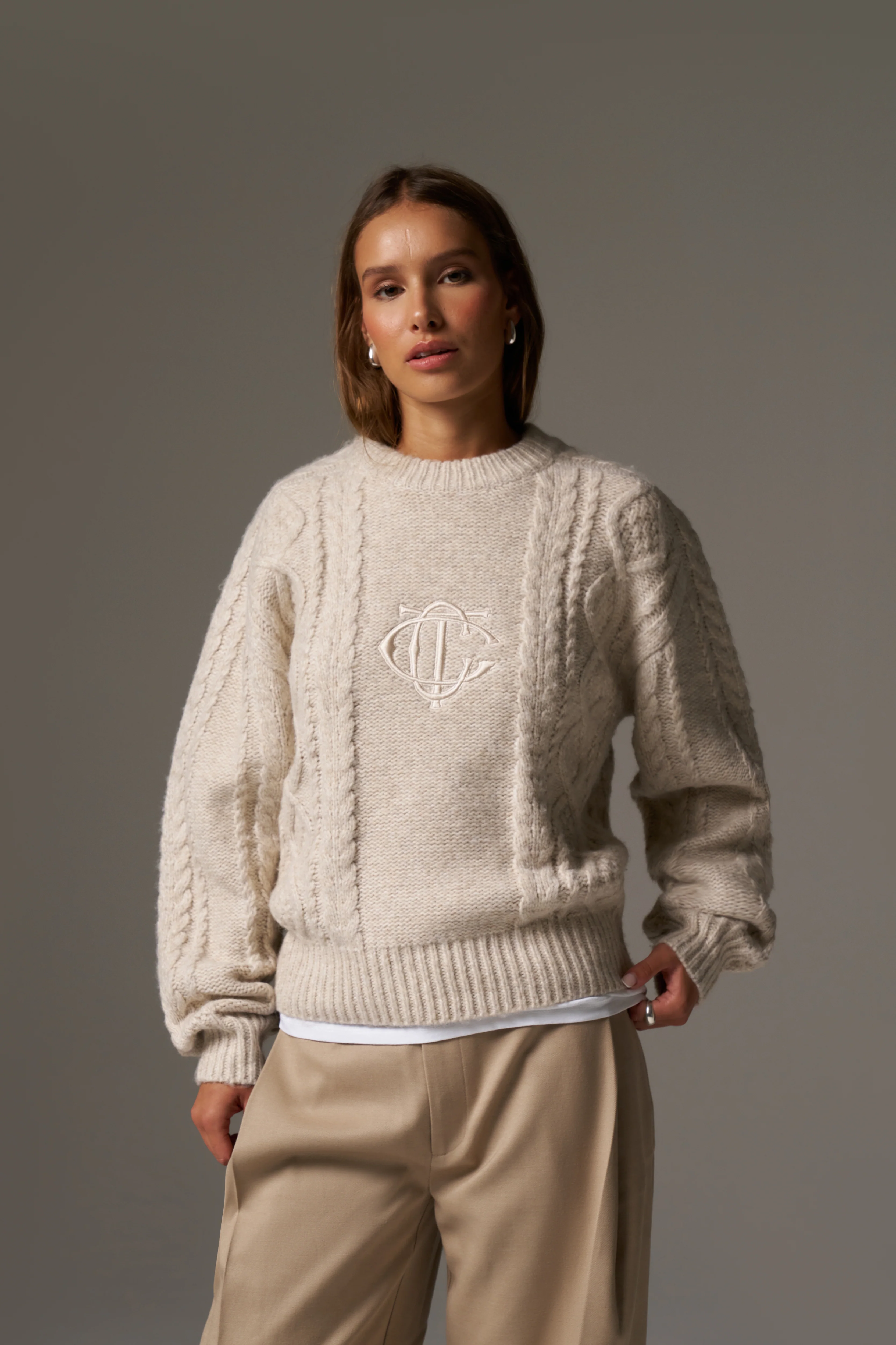 CABLE KNIT EMBROIDERED EMBLEM JUMPER - OAT