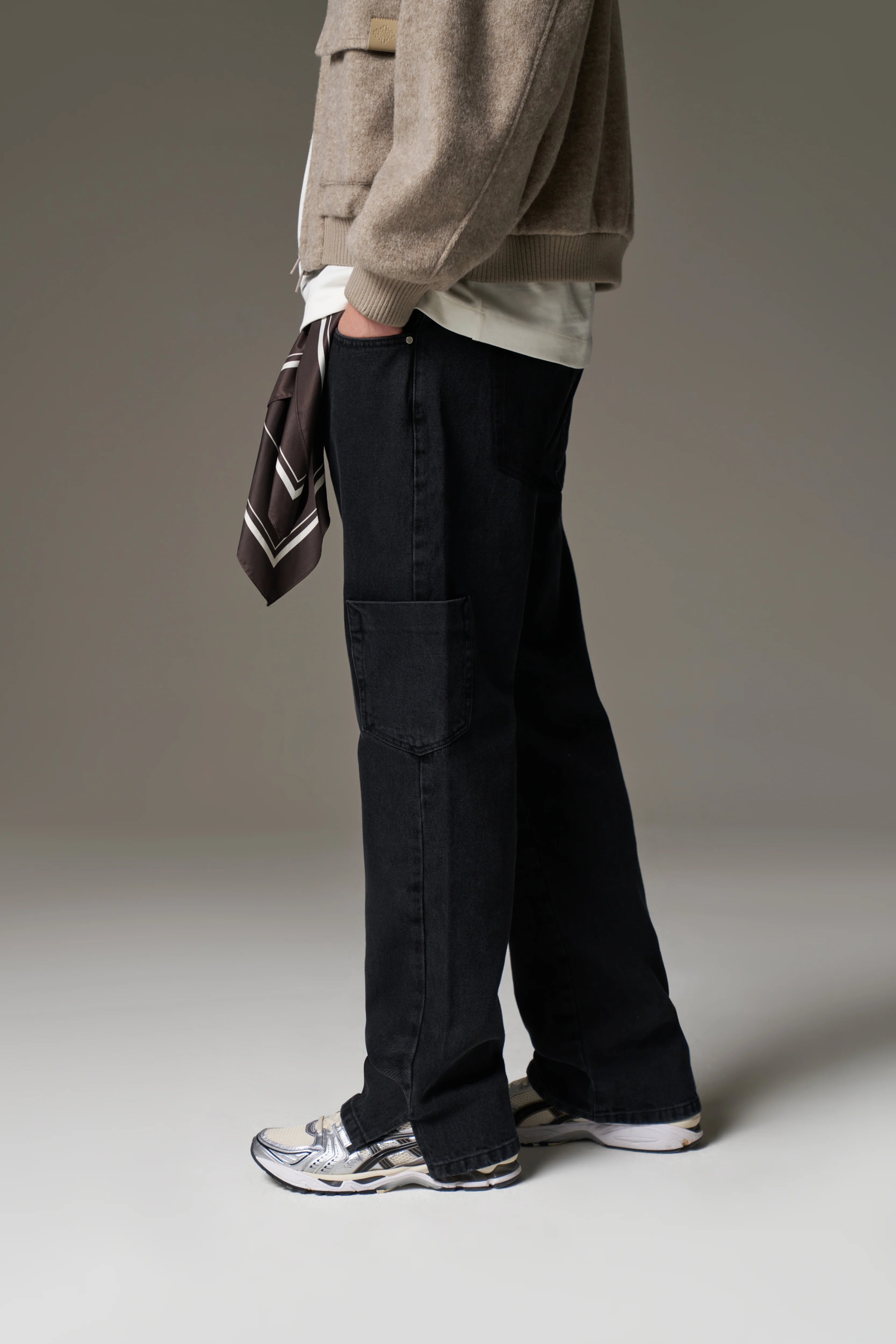 MULTI POCKET WASHED JEAN - BLACK WASH