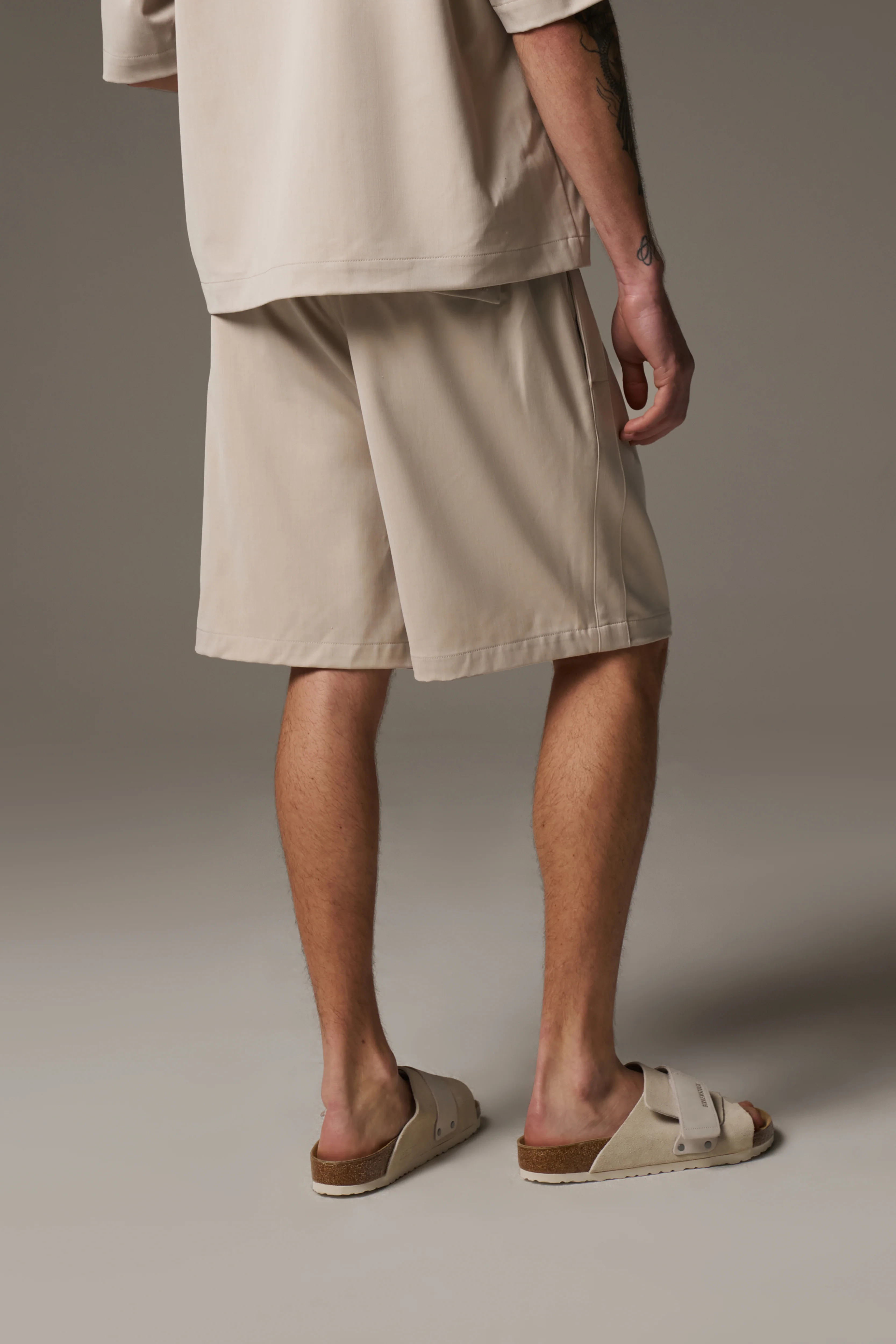 SMART WOVEN SHORTS - STONE