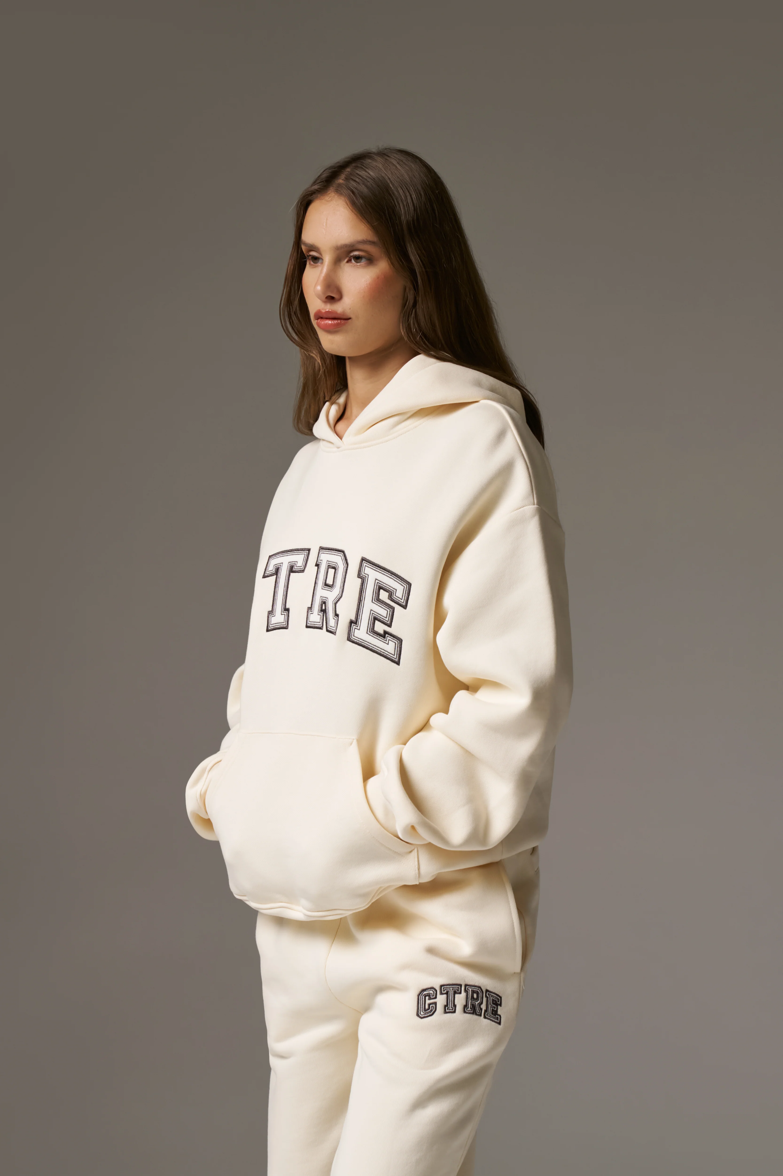 CTRE RELAXED HOODIE - BUTTERMILK