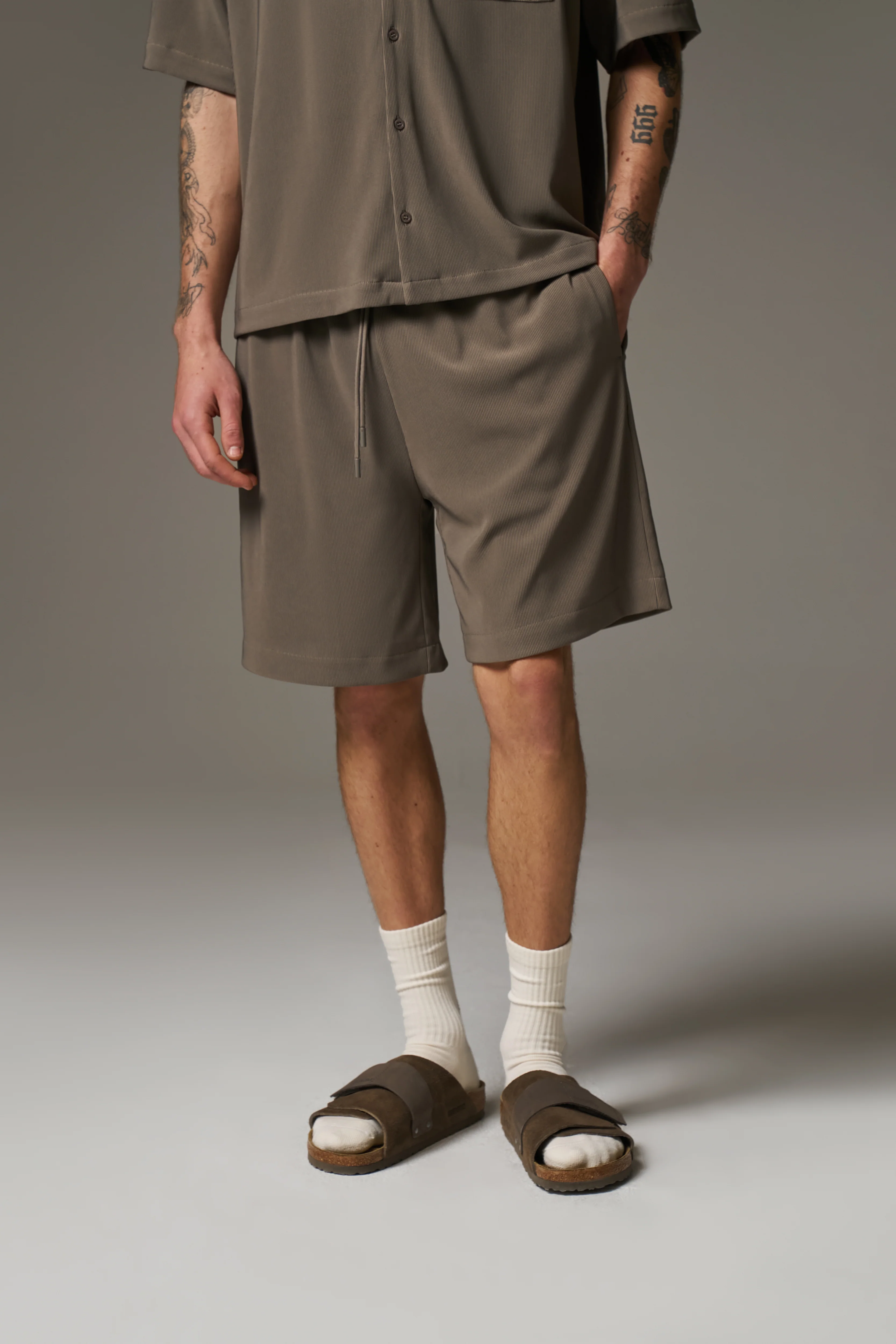 RIBBED SHORTS - MINK