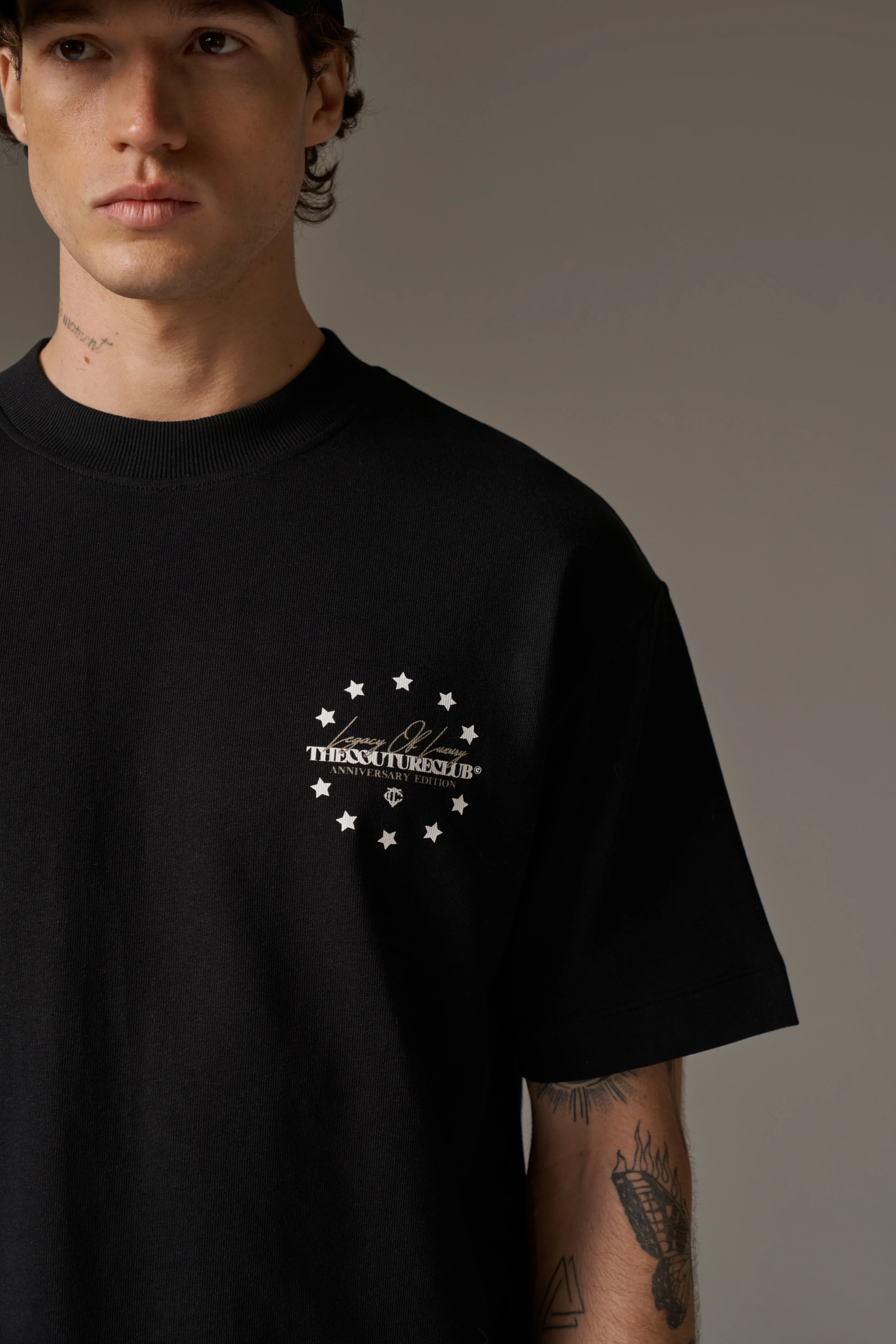 LEGACY OF LUXURY T-SHIRT - BLACK