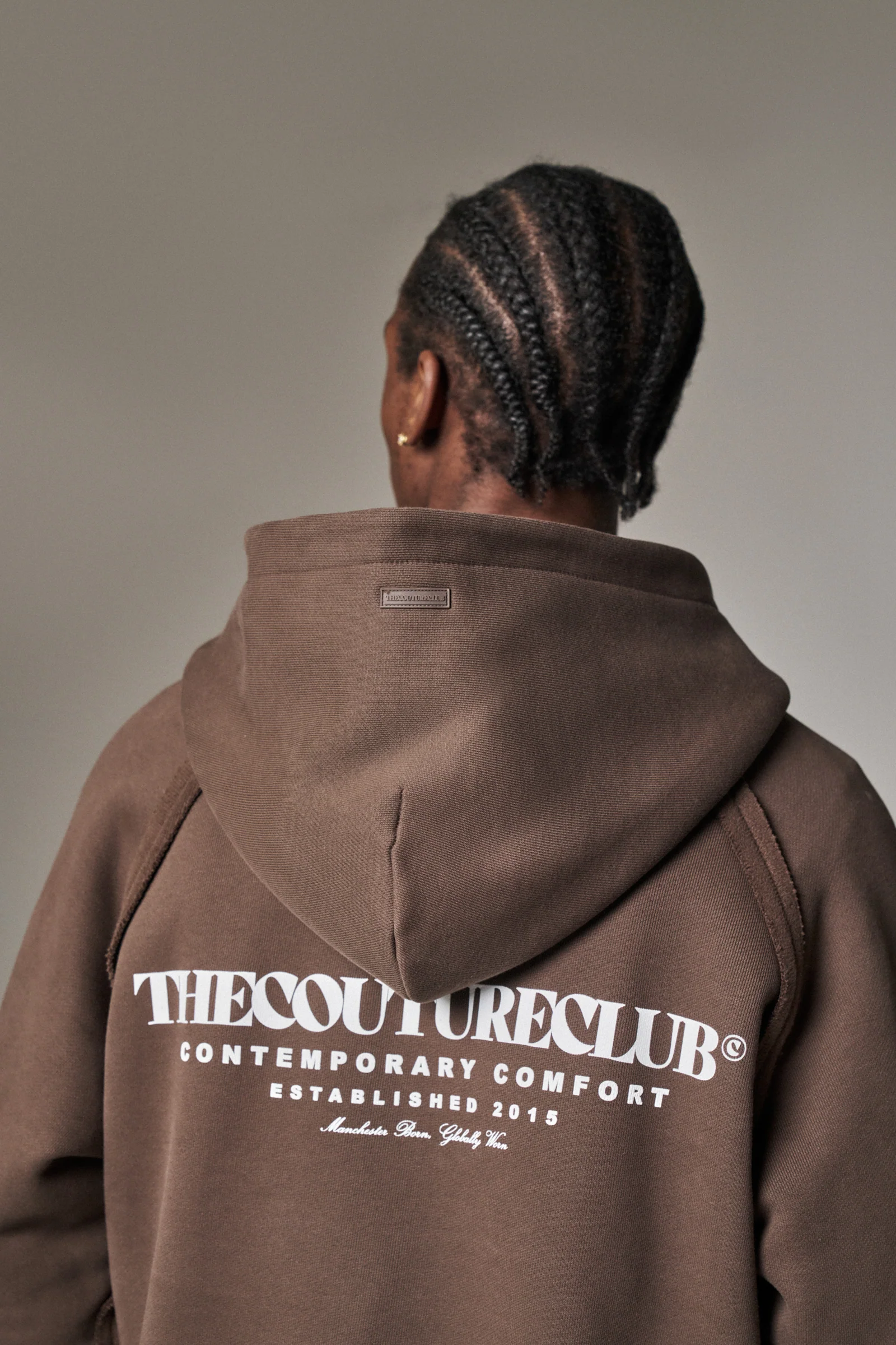 COPYRIGHT QUARTER ZIP HOODIE - BROWN