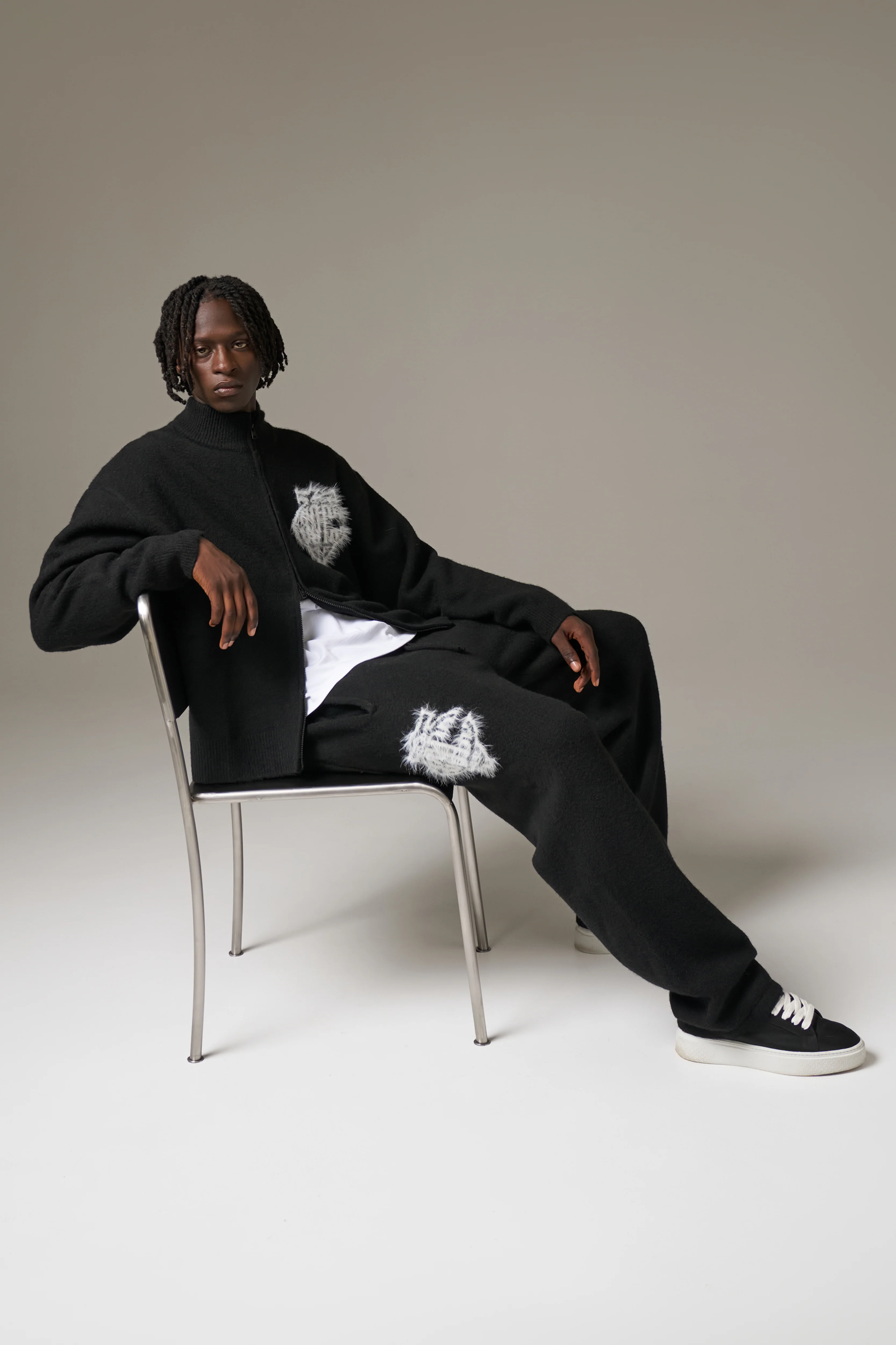 MONGRAM EMBLEM FLUFFY KNIT JOGGERS - BLACK