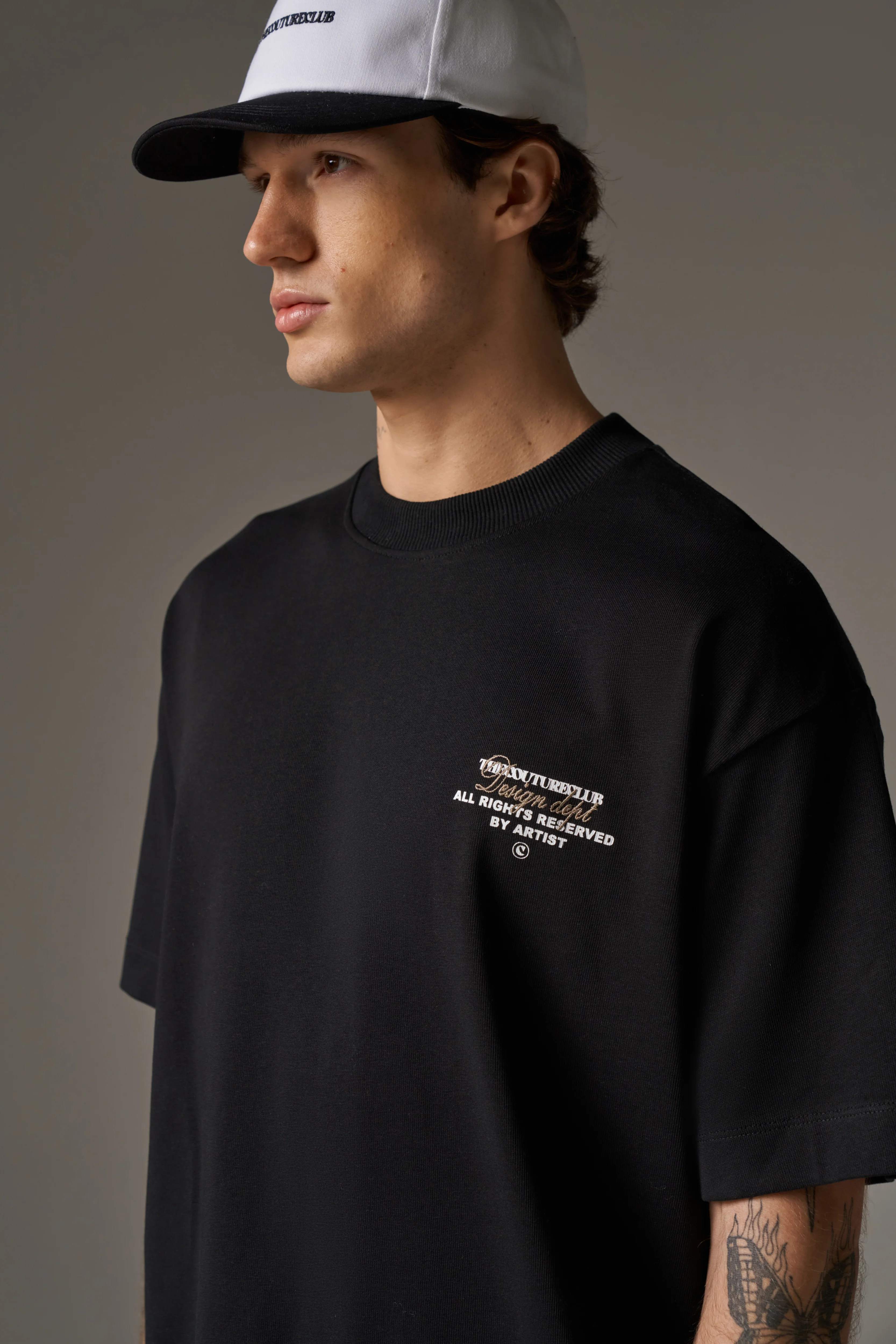 DESIGN DEPARTMENT CHEST PRINT T-SHIRT - BLACK