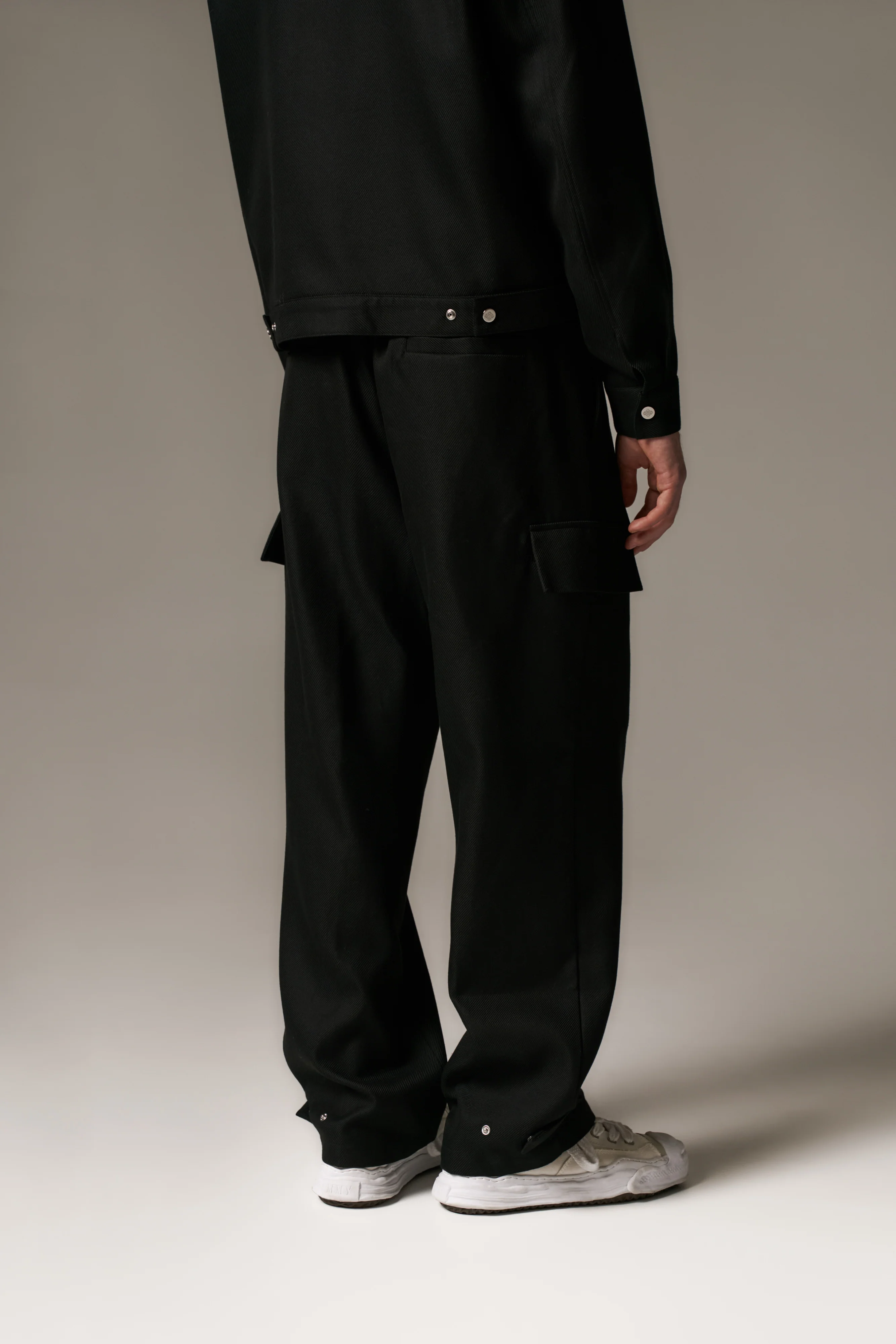 PLEATED WIDE LEG WOOL BLEND TROUSERS - BLACK