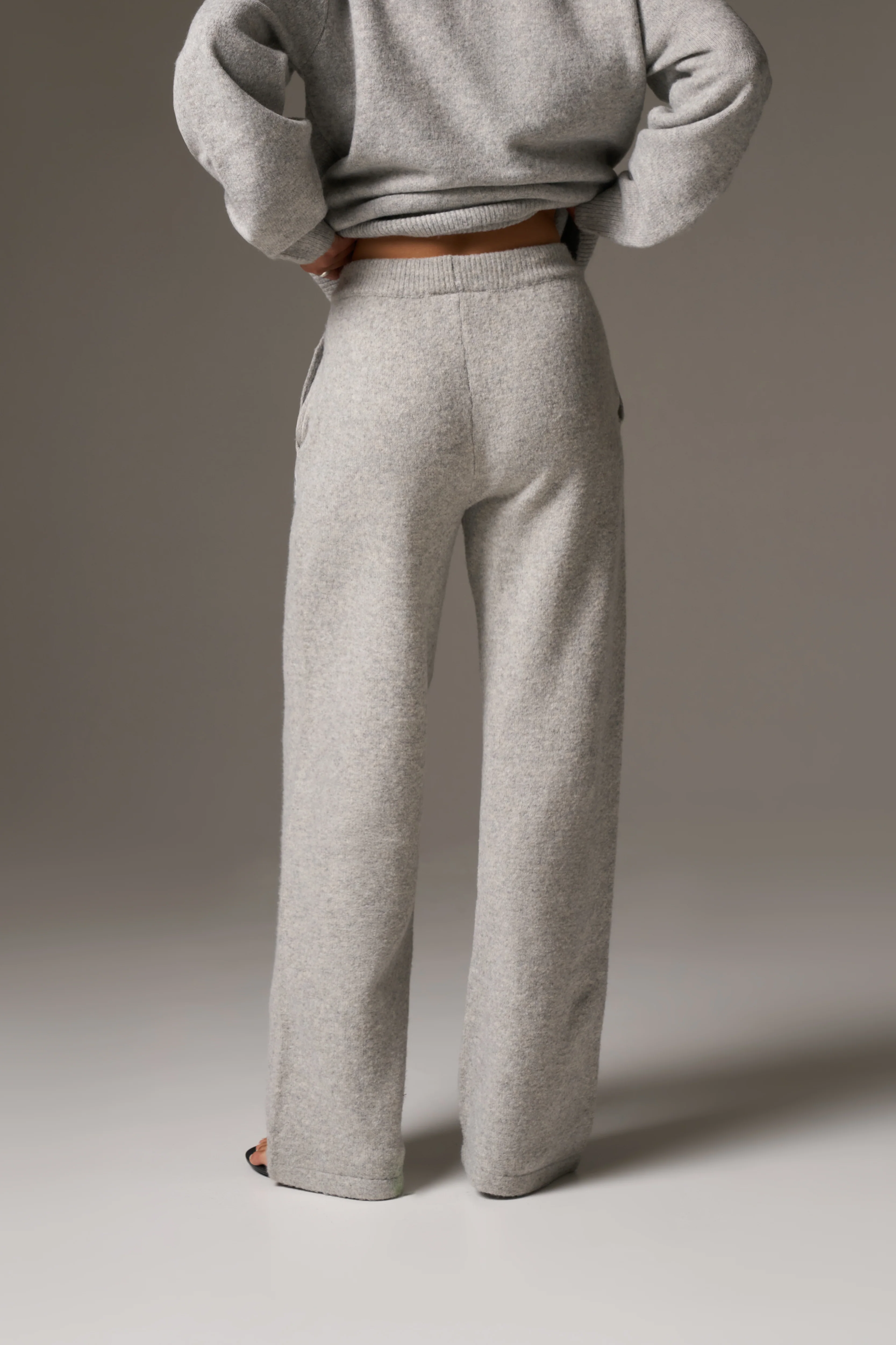 CTRE KNITTED JOGGERS - GREY