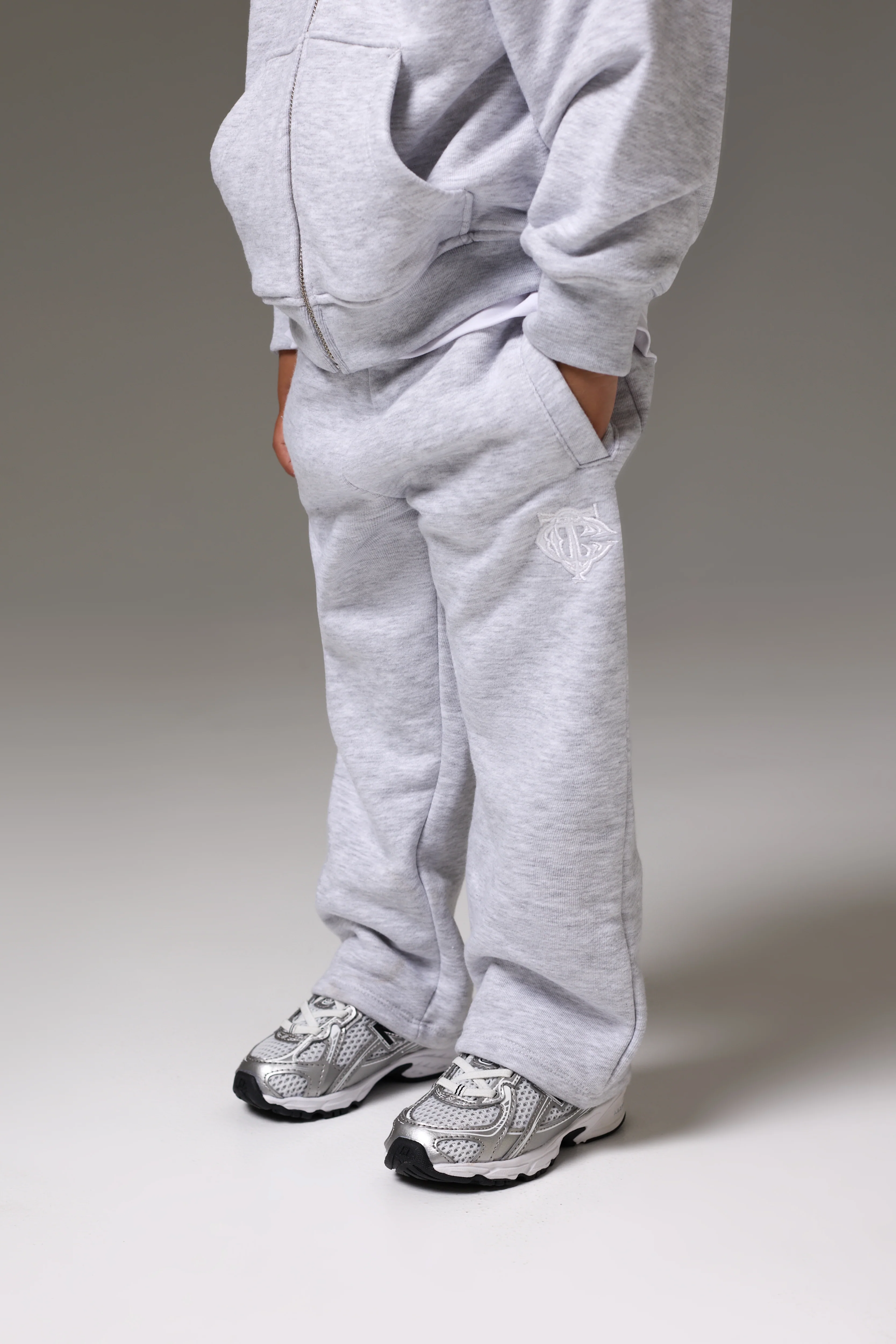 KIDS MONOGRAM EMBLEM APPLIQUE JOGGERS - GREY MARL