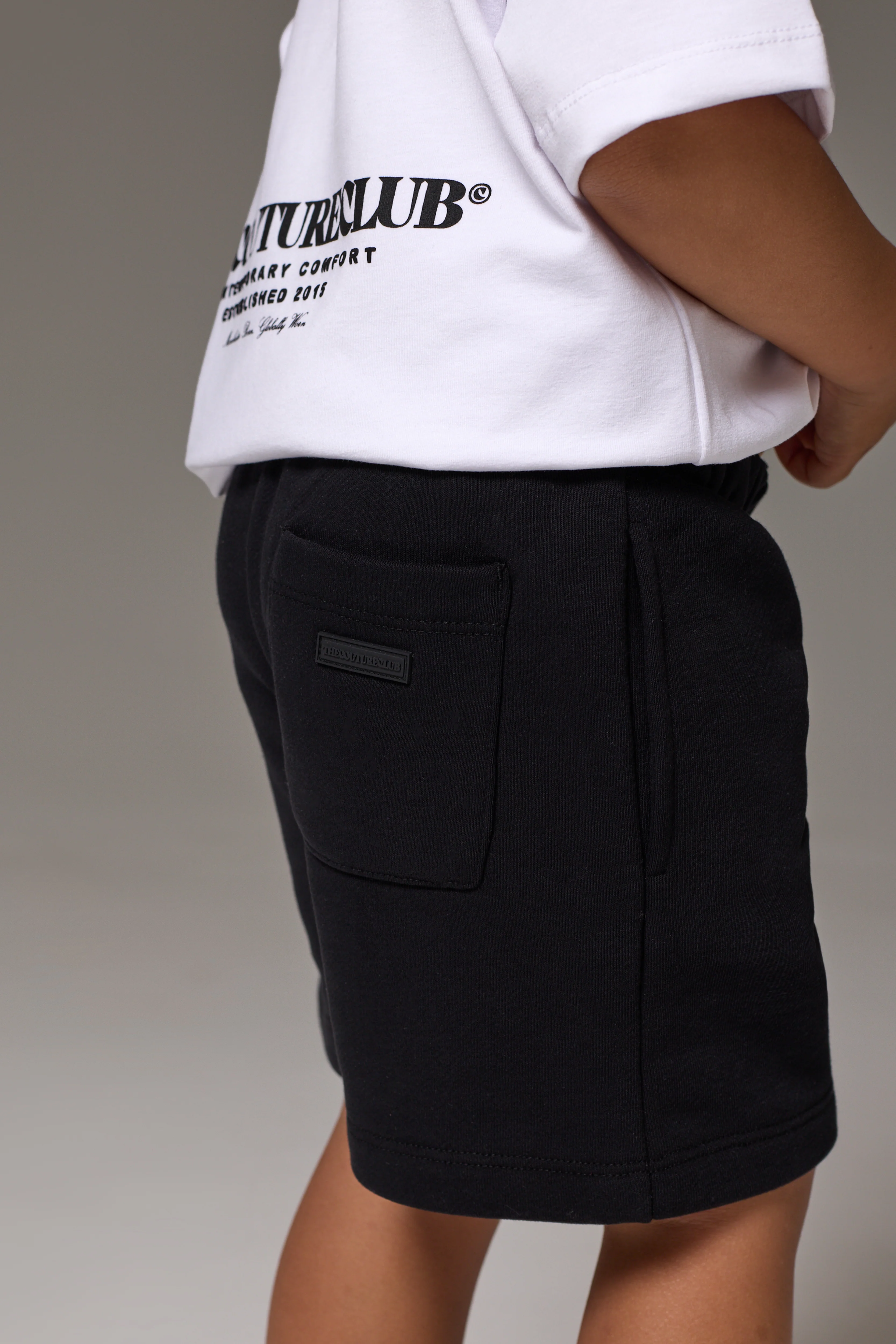 KIDS COPYRIGHT SHORTS - BLACK