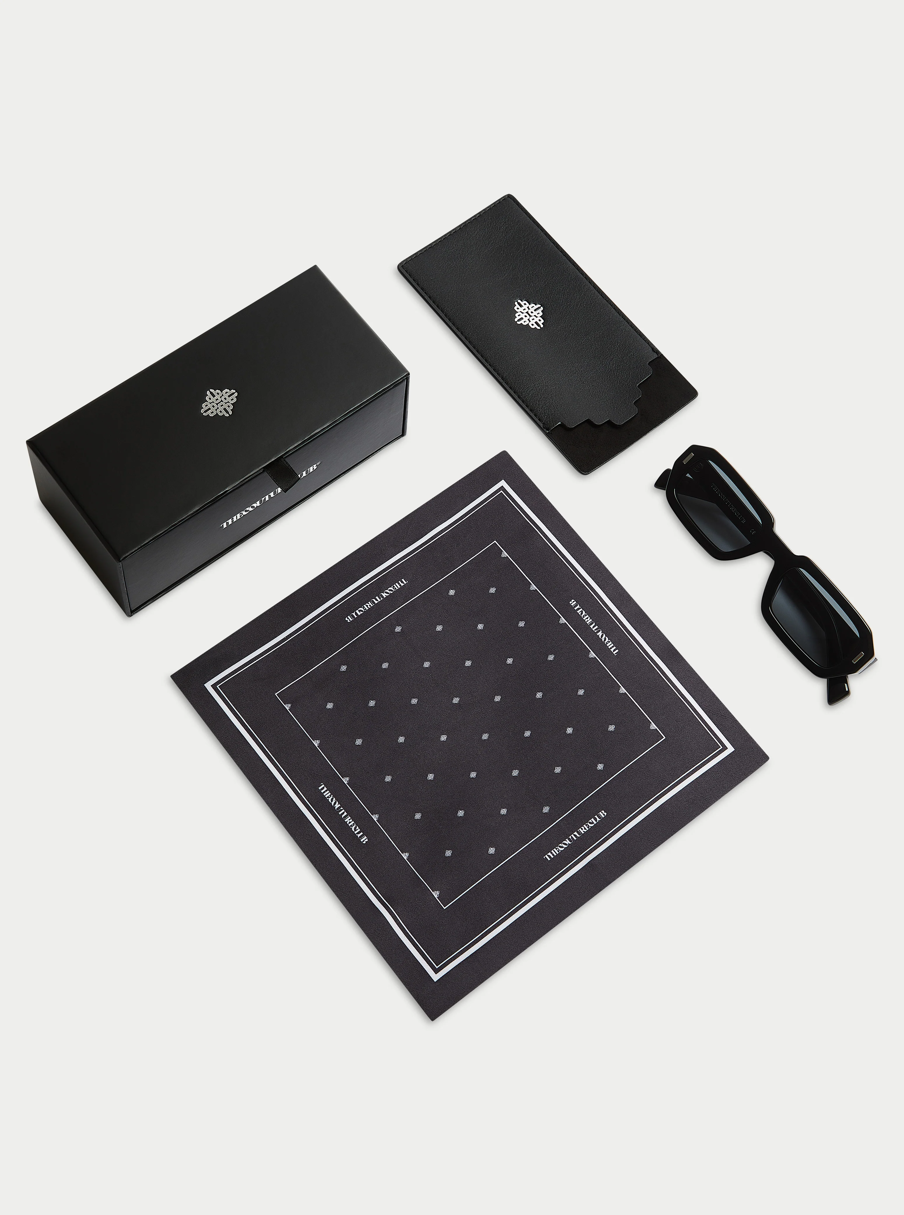 EMBLEM SUNGLASSES - BLACK