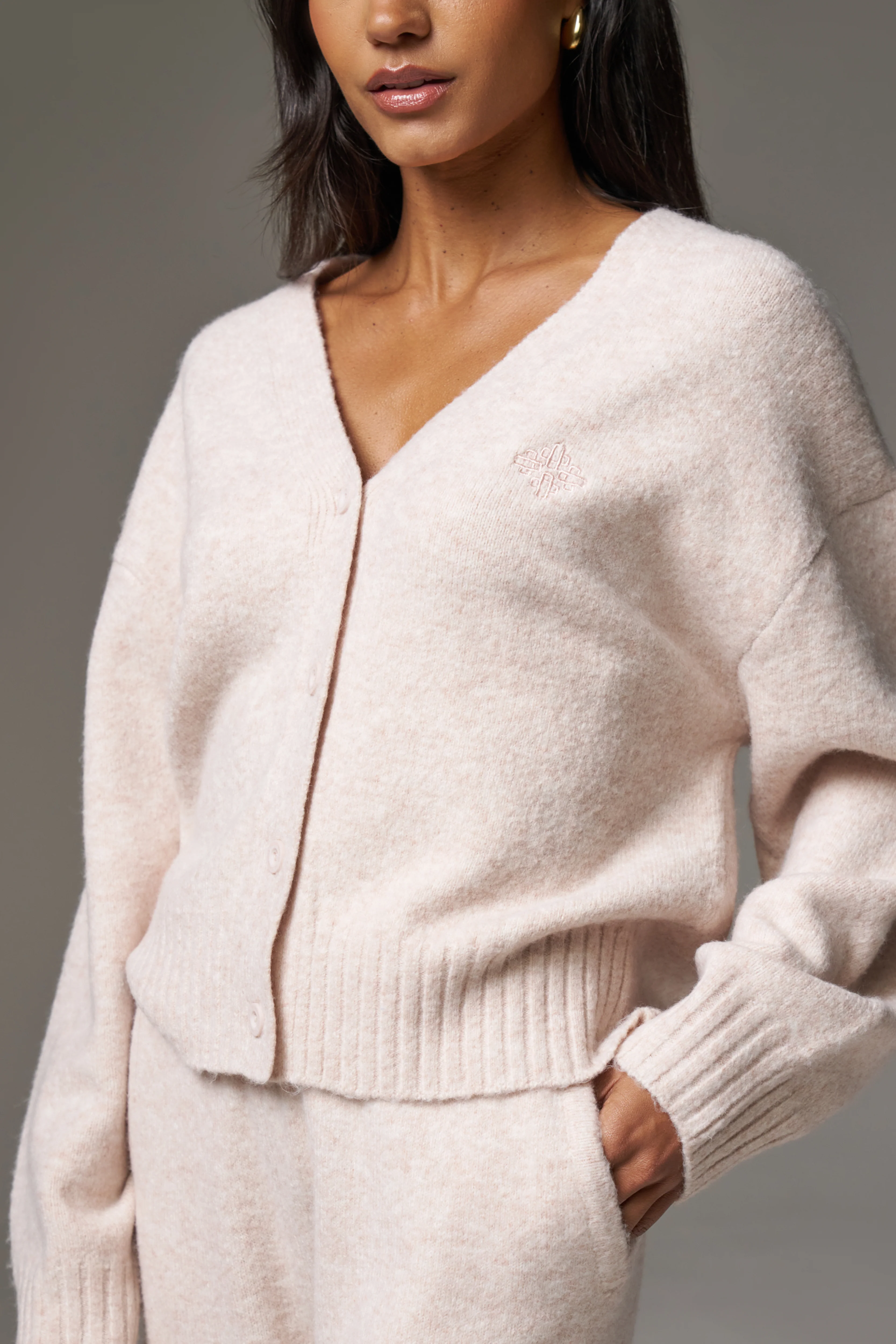 FLUFFY KNITTED EMBLEM EMBROIDERED CARDIGAN - PINK