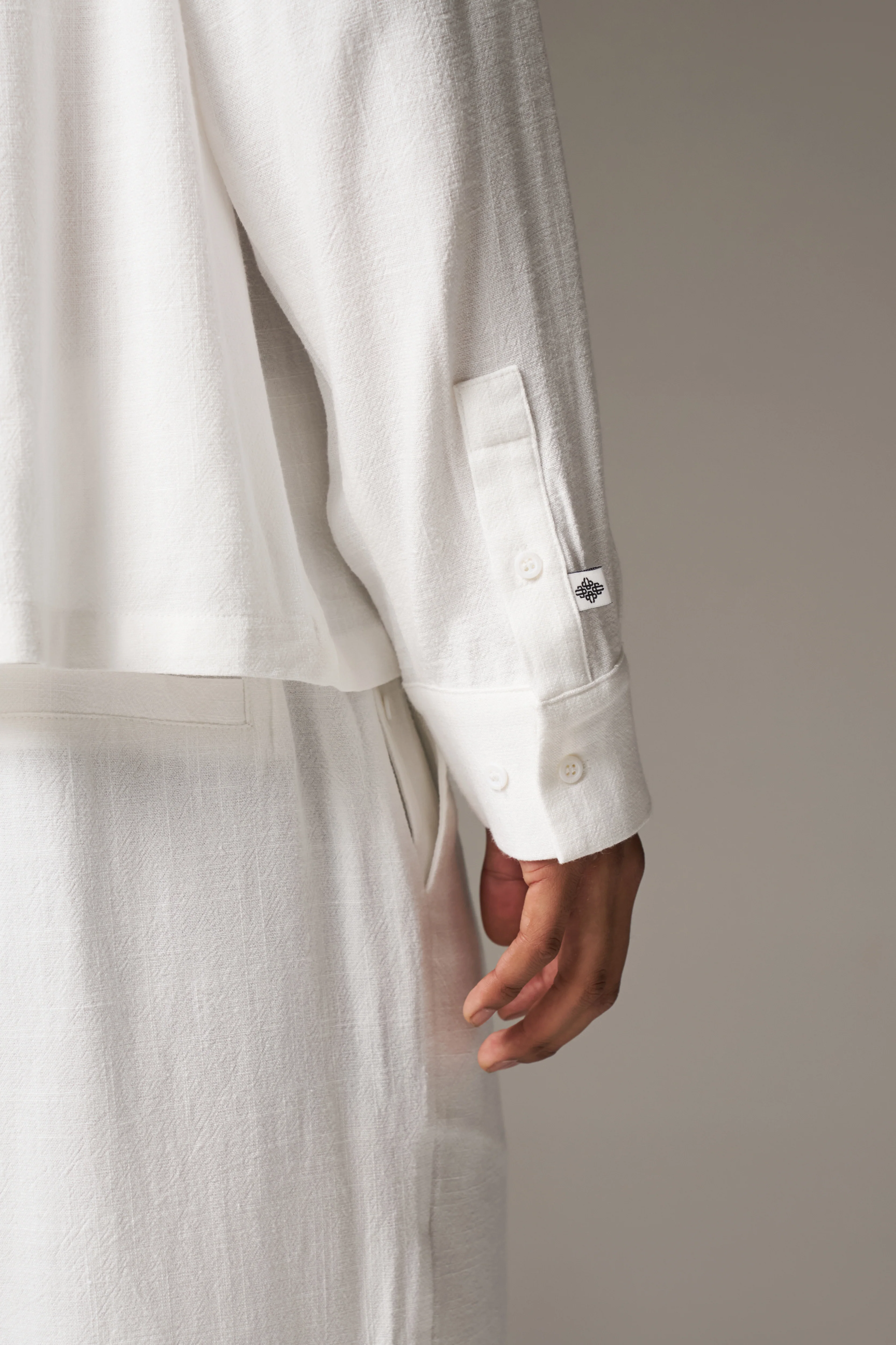 TEXTURED WOVEN SHIRT - WHITE