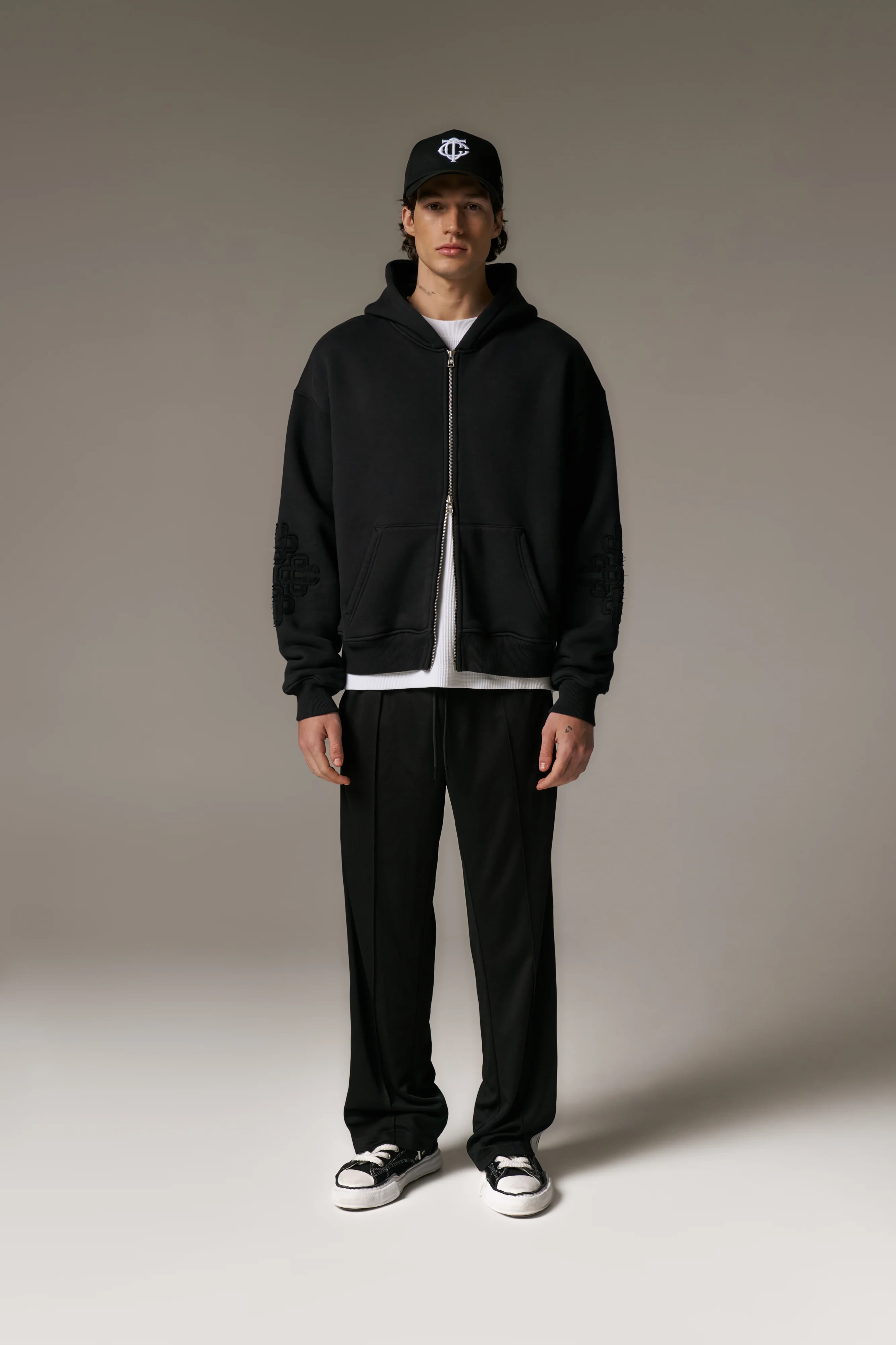 EMBLEM APPLIQUE ZIP THROUGH HOODIE - BLACK