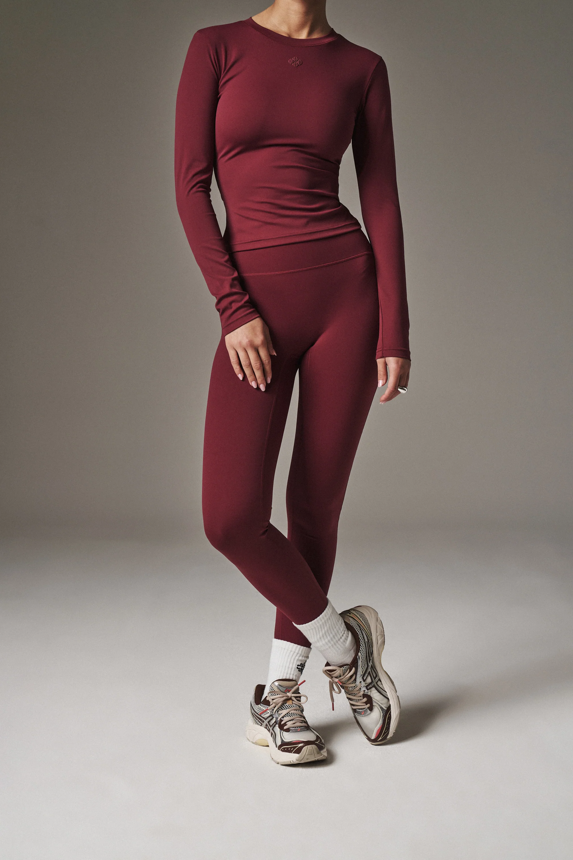 SCULPTING STRETCH EMBLEM LEGGINGS - BURGUNDY