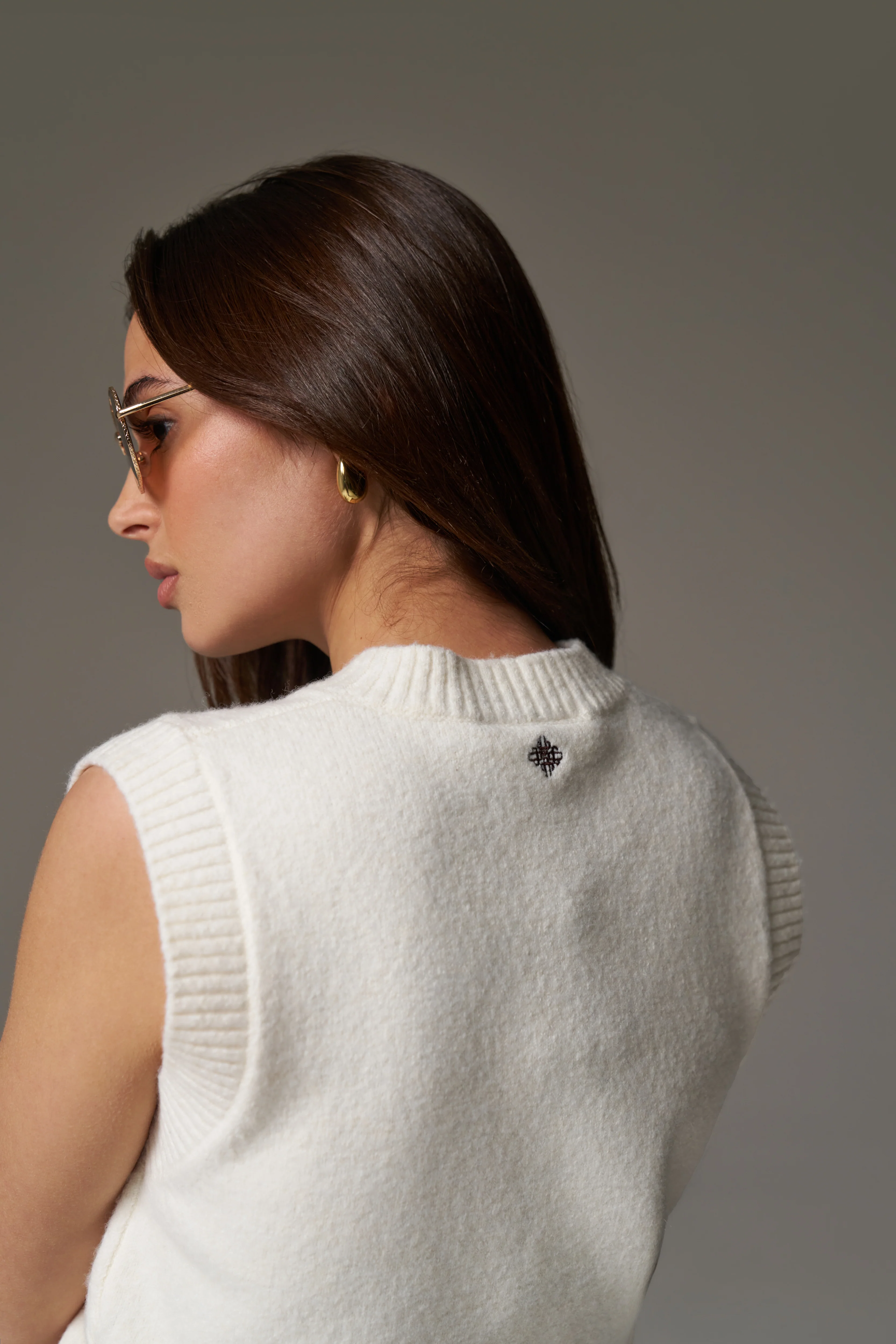 CTRE KNITTED VEST - OFF WHITE