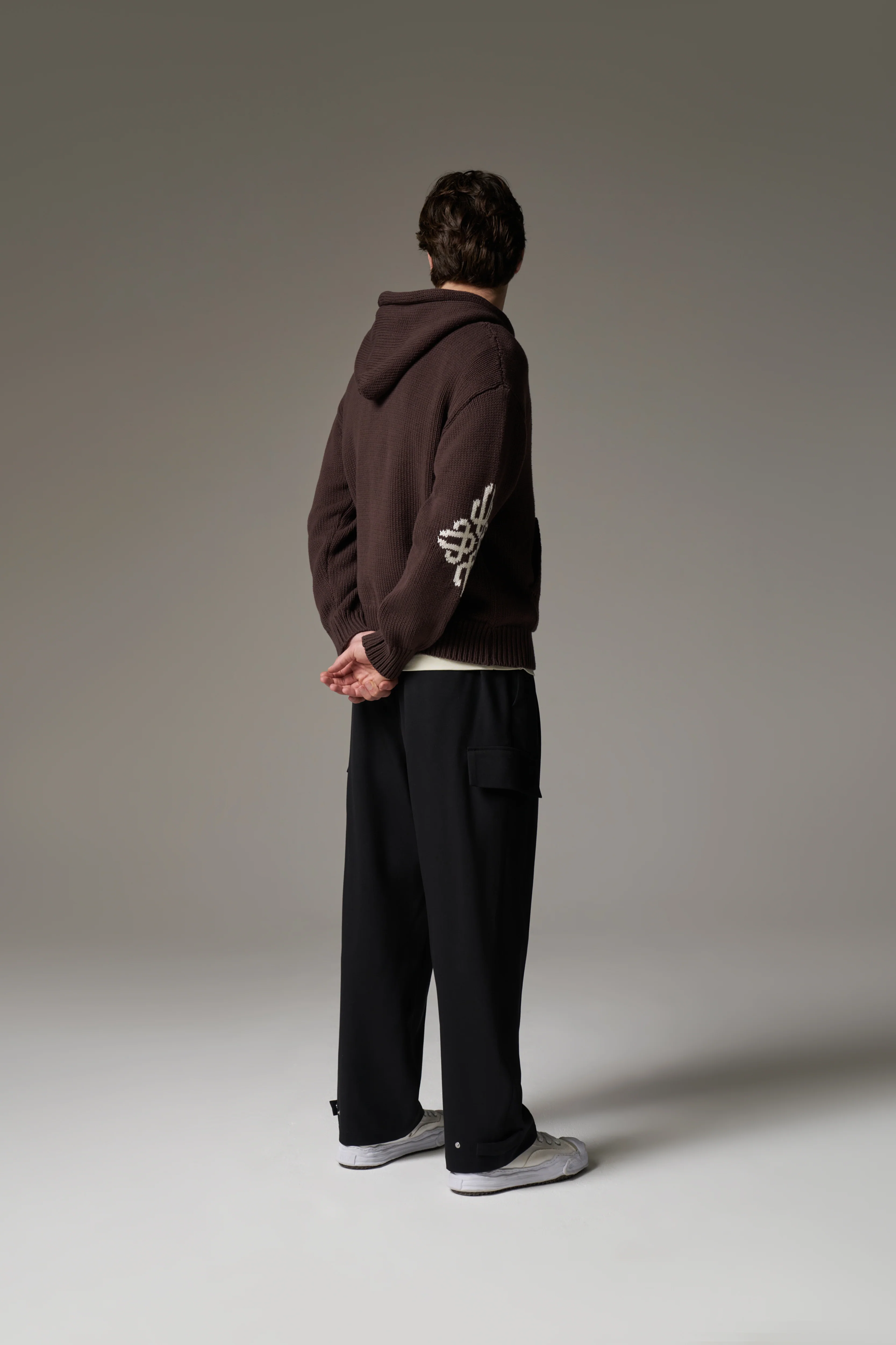 CHUNKY KNIT EMBLEM ZIP THROUGH HOODIE - CHOCOLATE