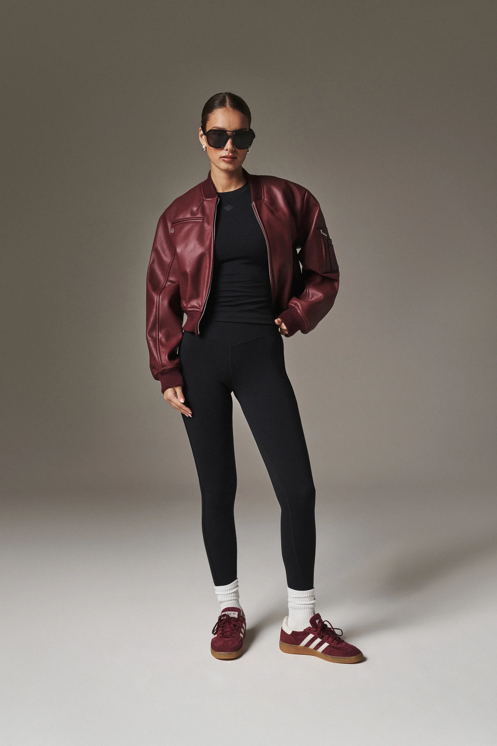 SCULPTING STRETCH LONG SLEEVE TOP - BLACK