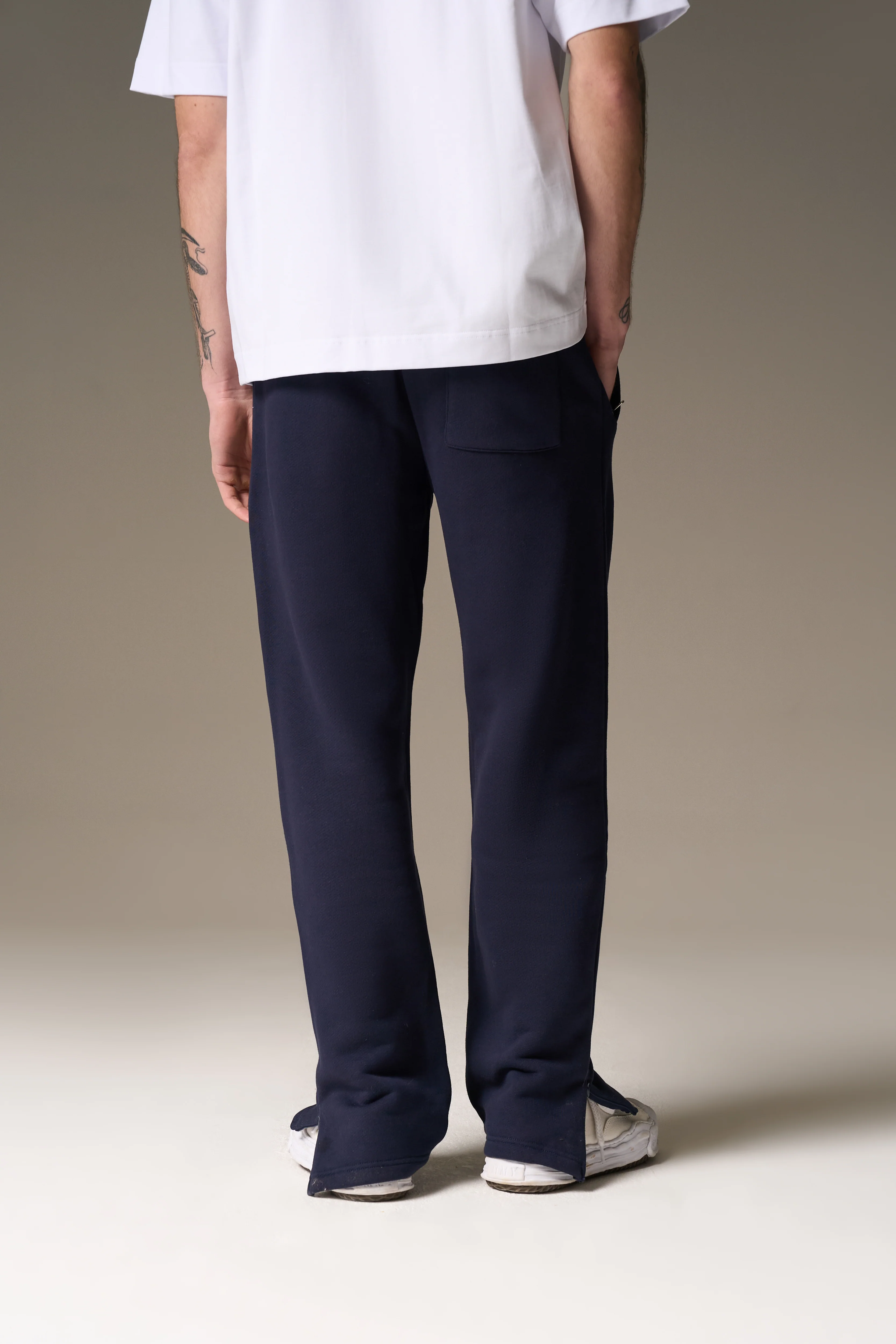 HEAVYWEIGHT MONOGRAM EMBLEM JOGGERS - NAVY