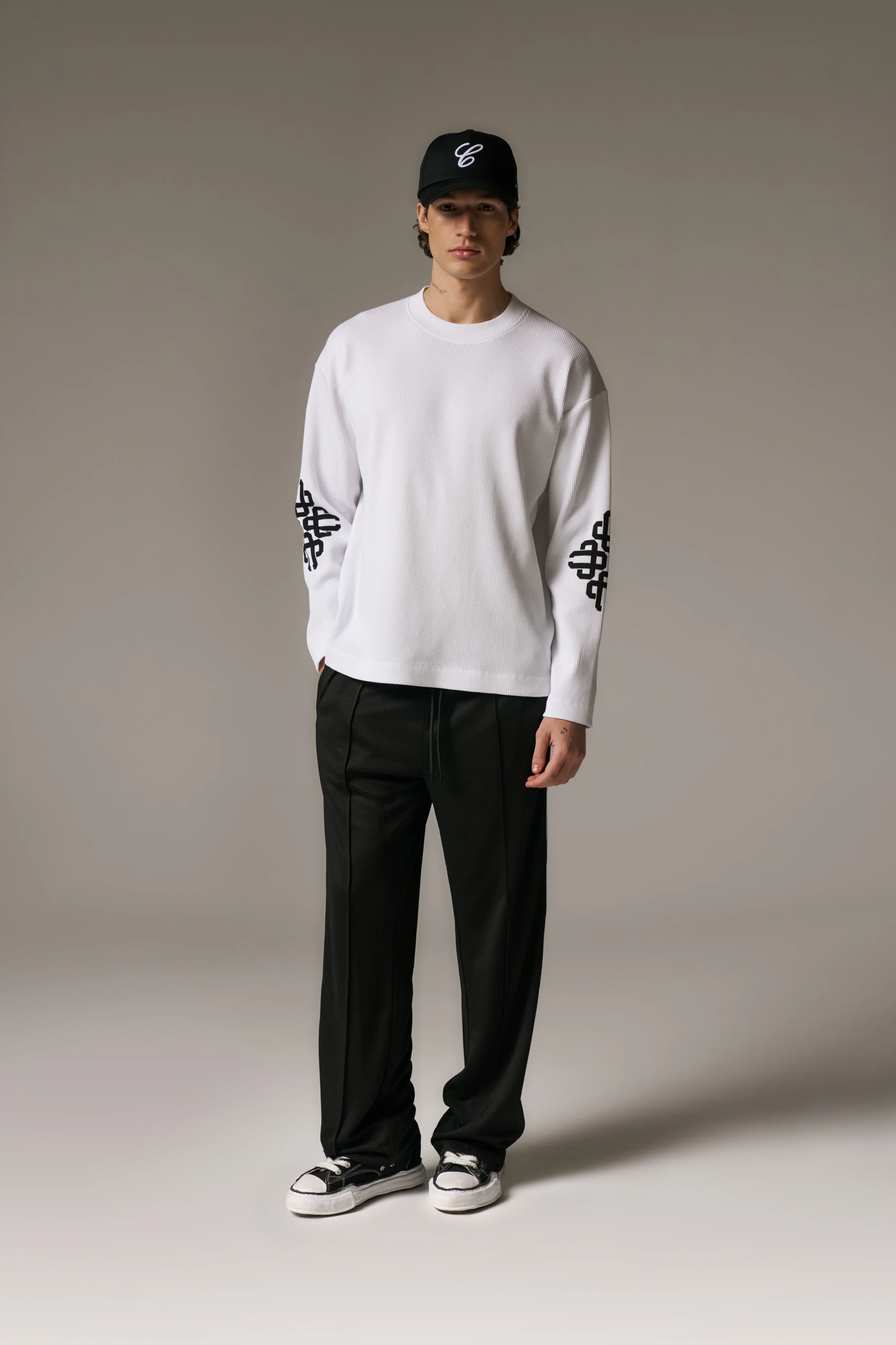 EMBLEM WAFFLE LONG SLEEVE T-SHIRT - WHITE