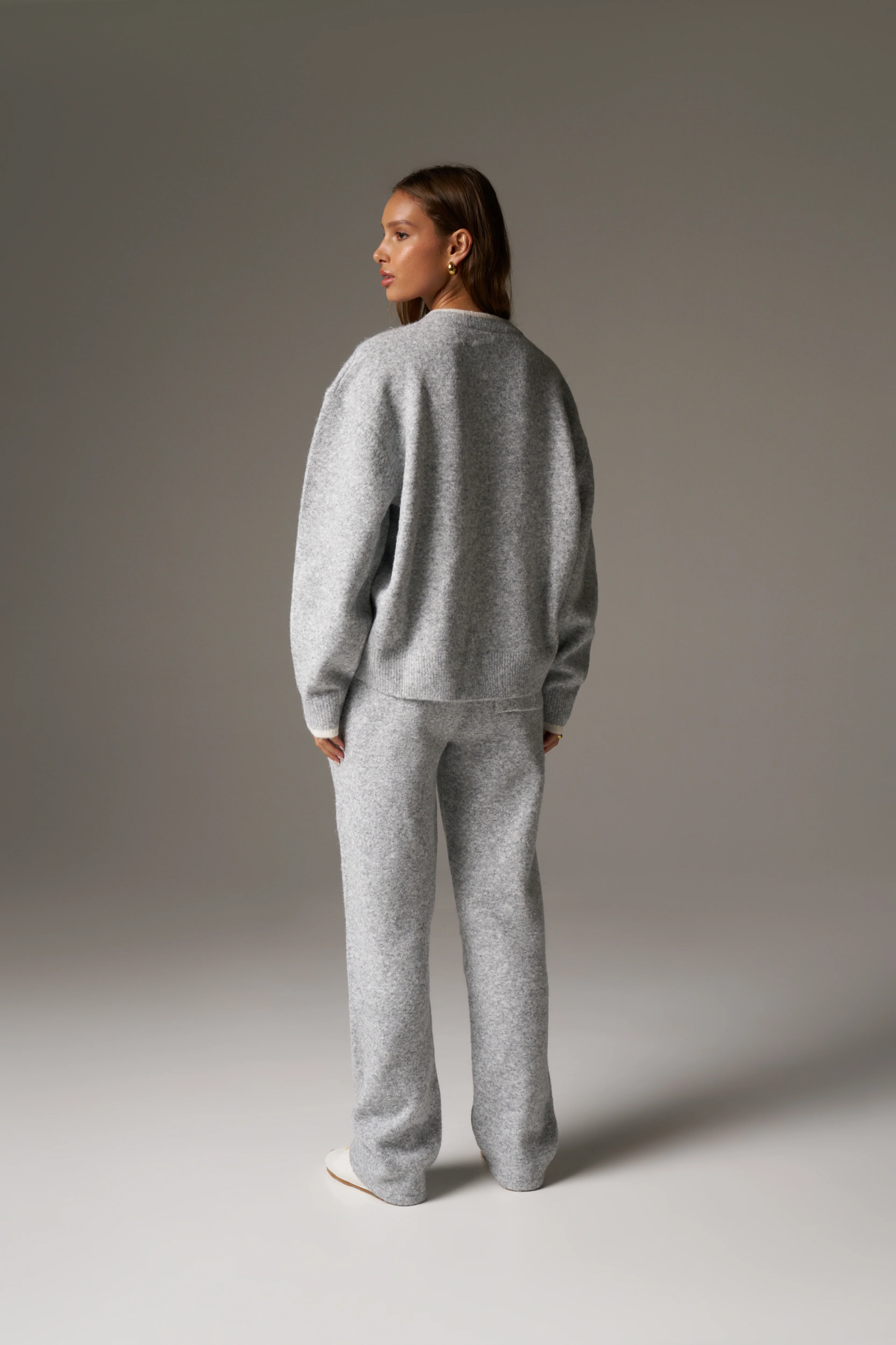 MONOGRAM EMBLEM KNITTED CREW - GREY