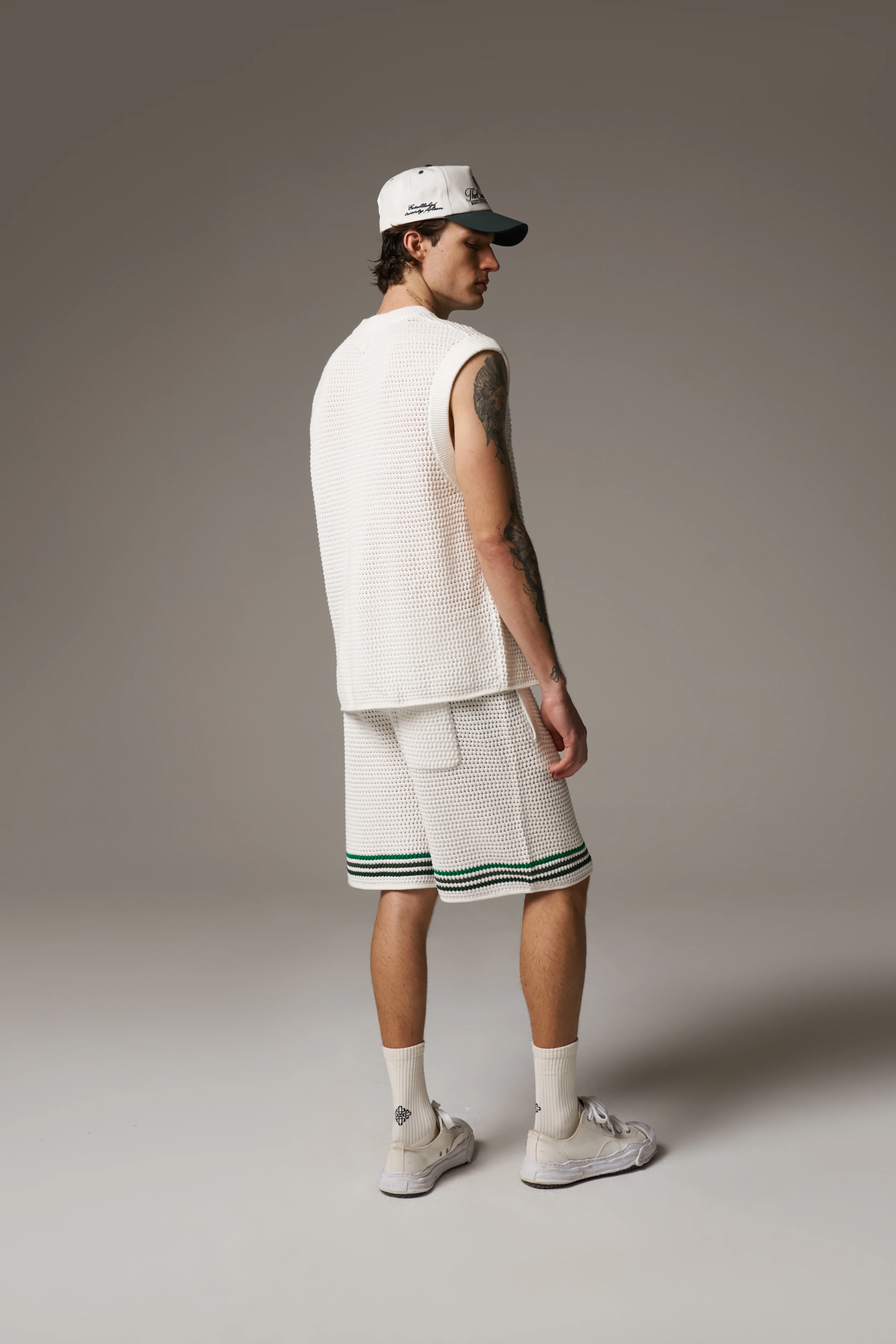 STRIPE CROCHET KNIT VEST - WHITE