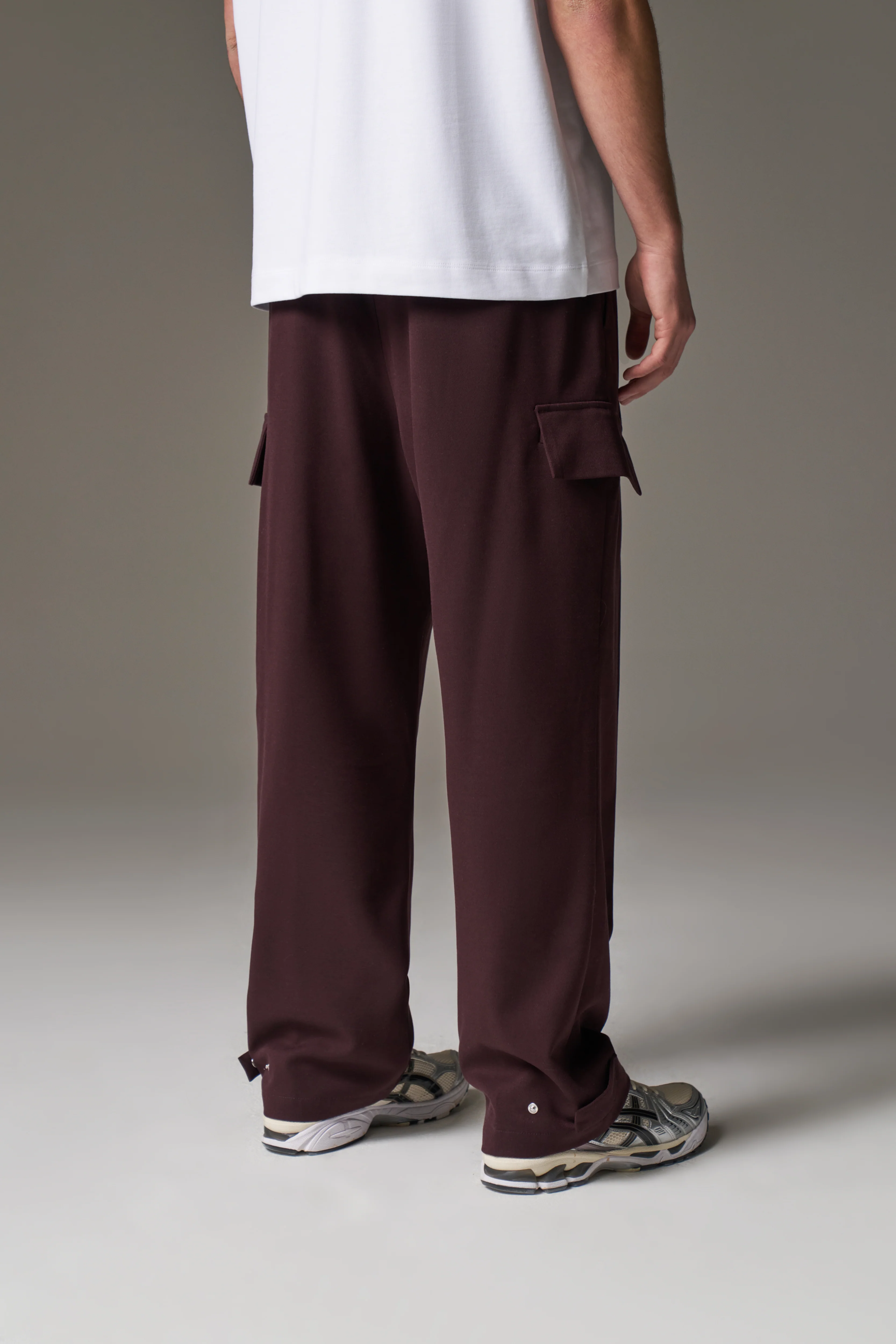 PLEATED WIDE LEG TROUSER - BURGUNDY