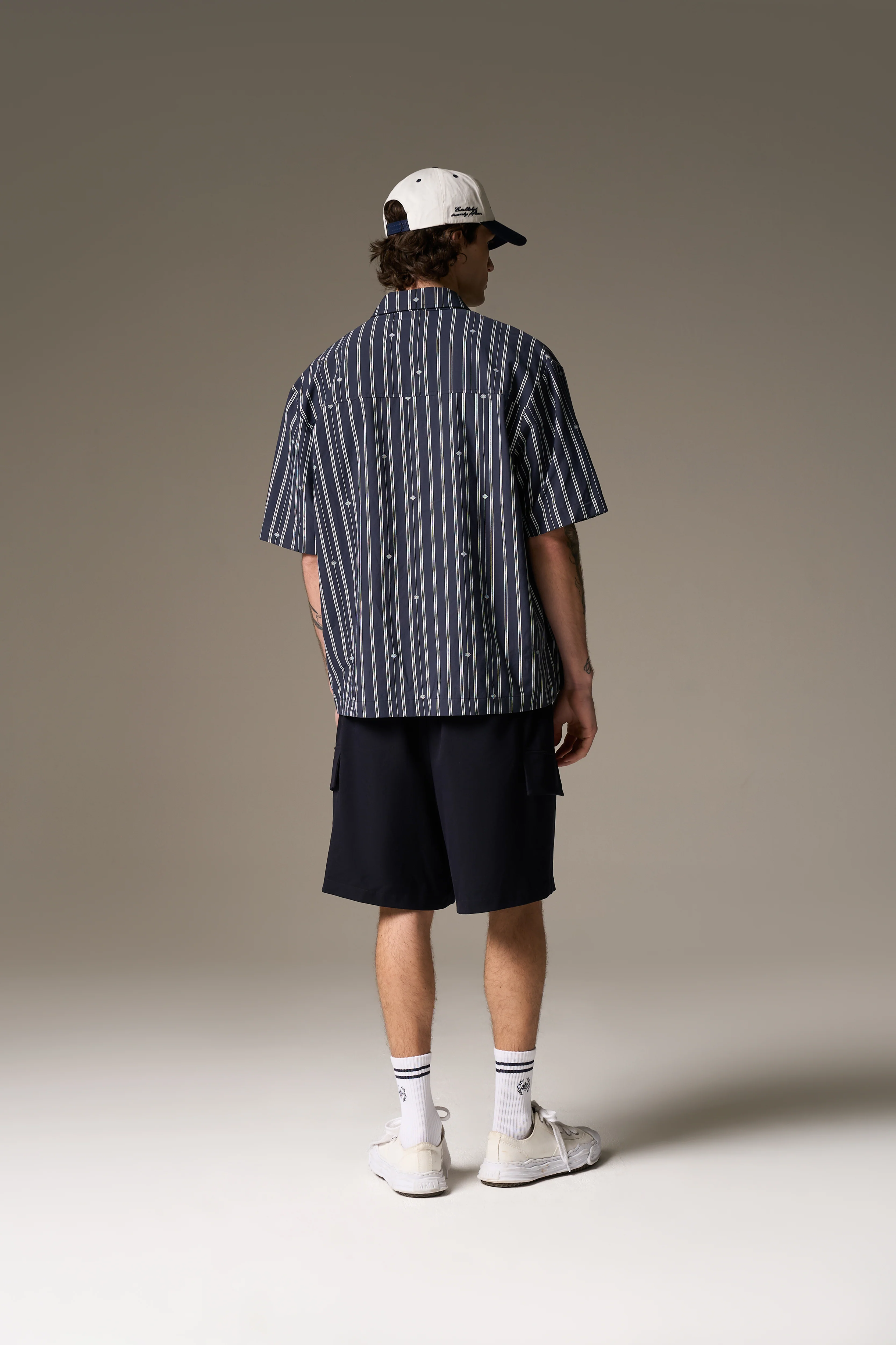 EMBLEM STRIPE SHIRT - NAVY
