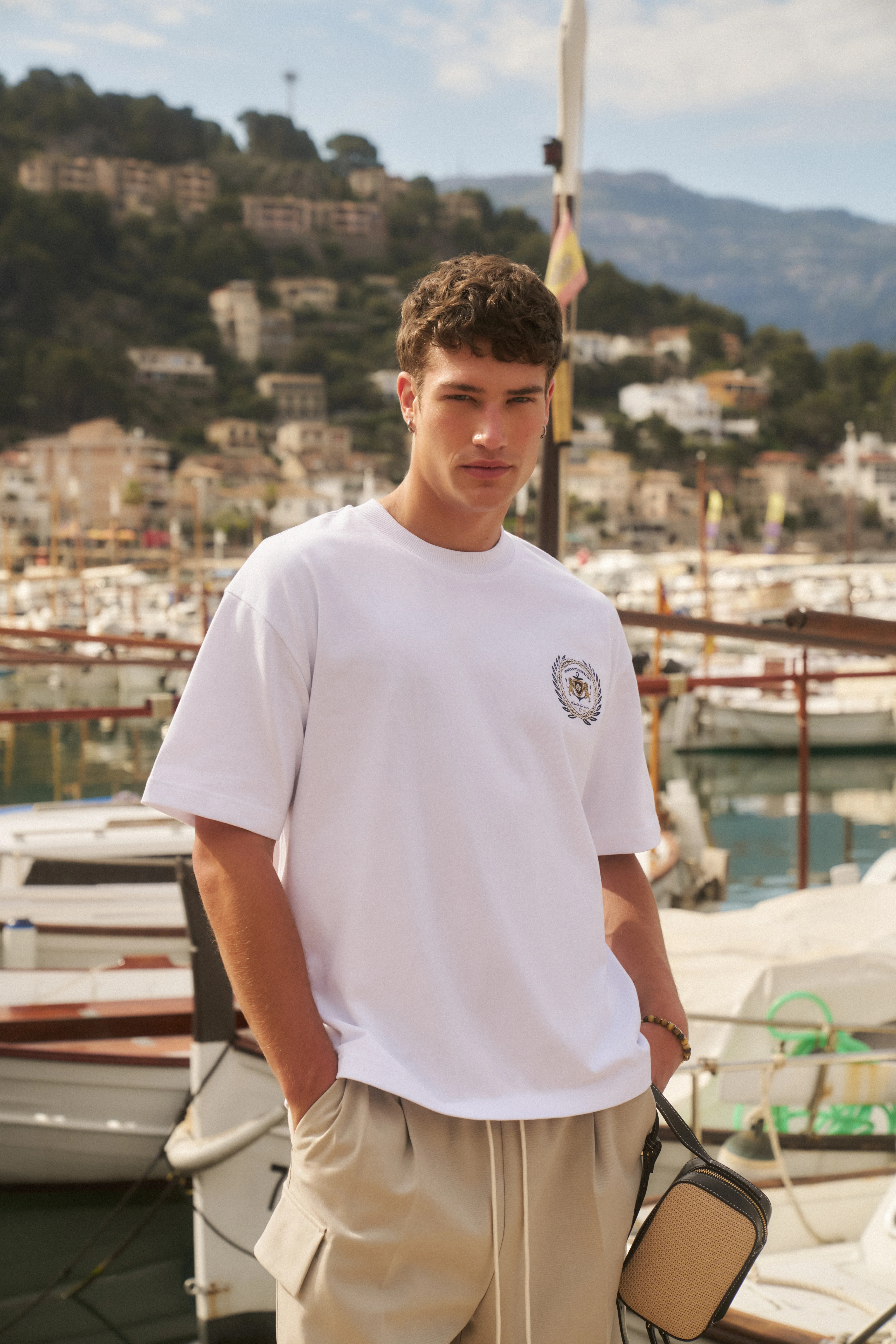 YACHT CLUB GRAPHIC T-SHIRT - WHITE