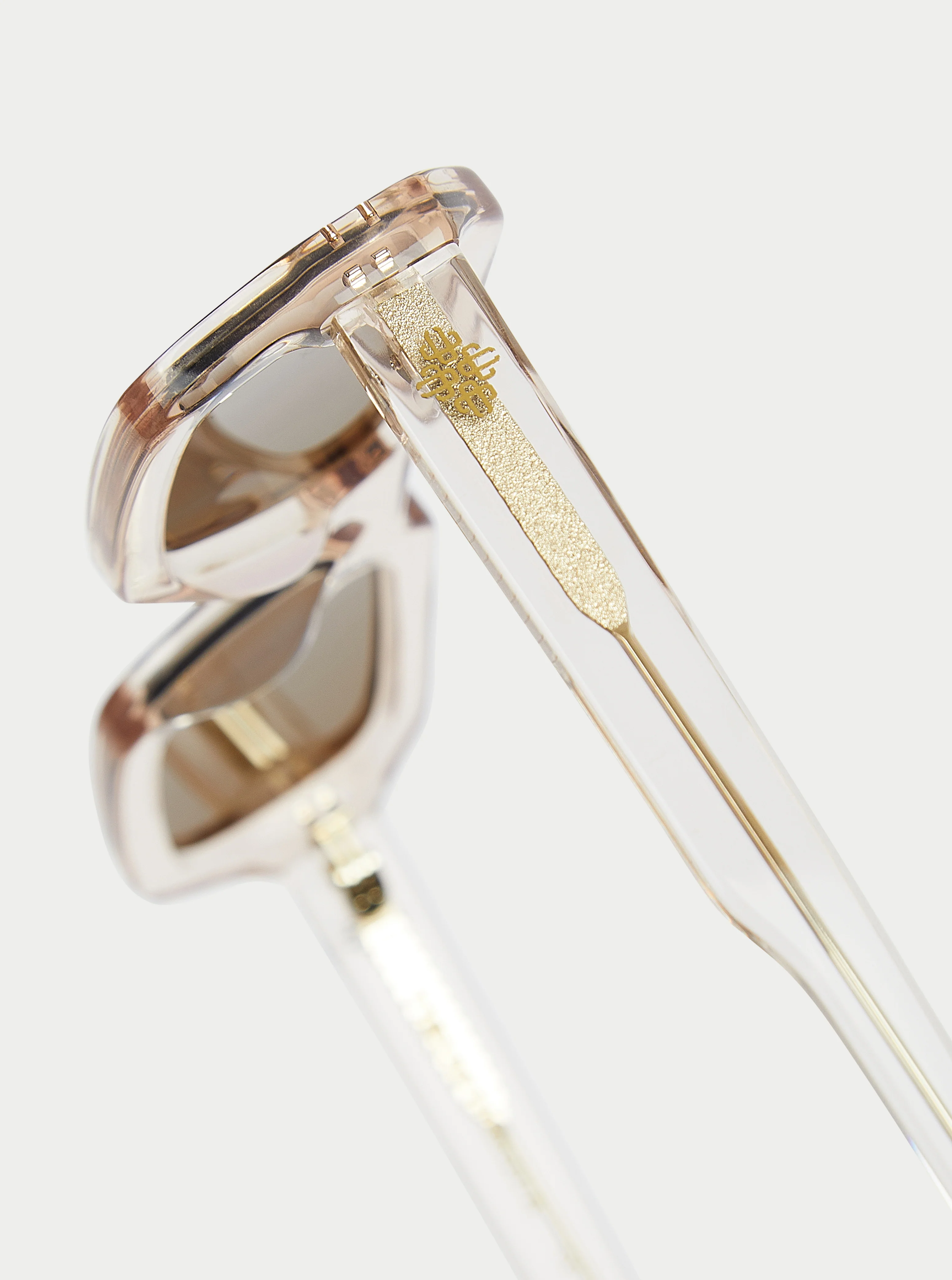 EMBLEM SUNGLASSES - CHAMPAGNE