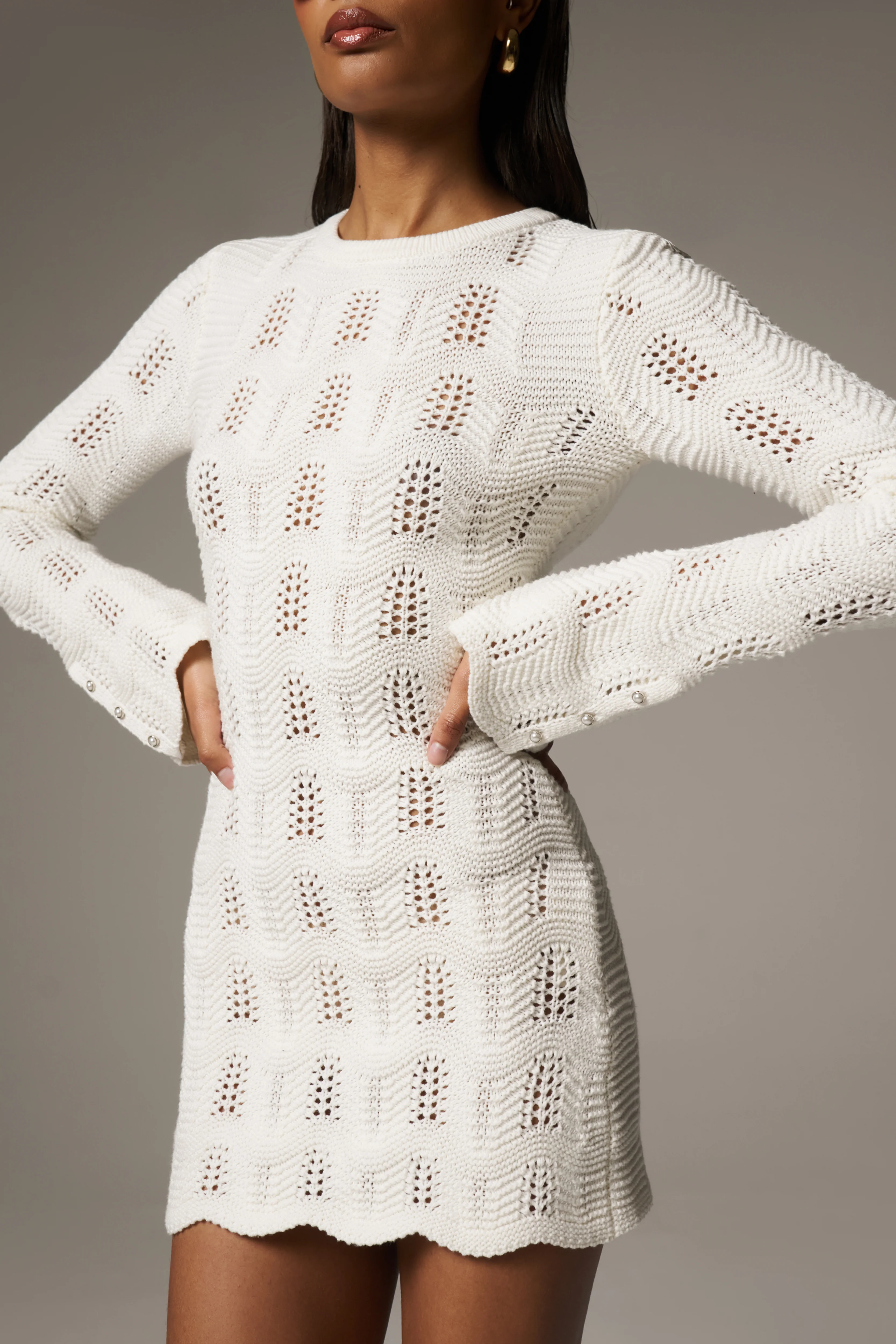 SCALLOP EDGE KNITTED MINI DRESS - OFF WHITE
