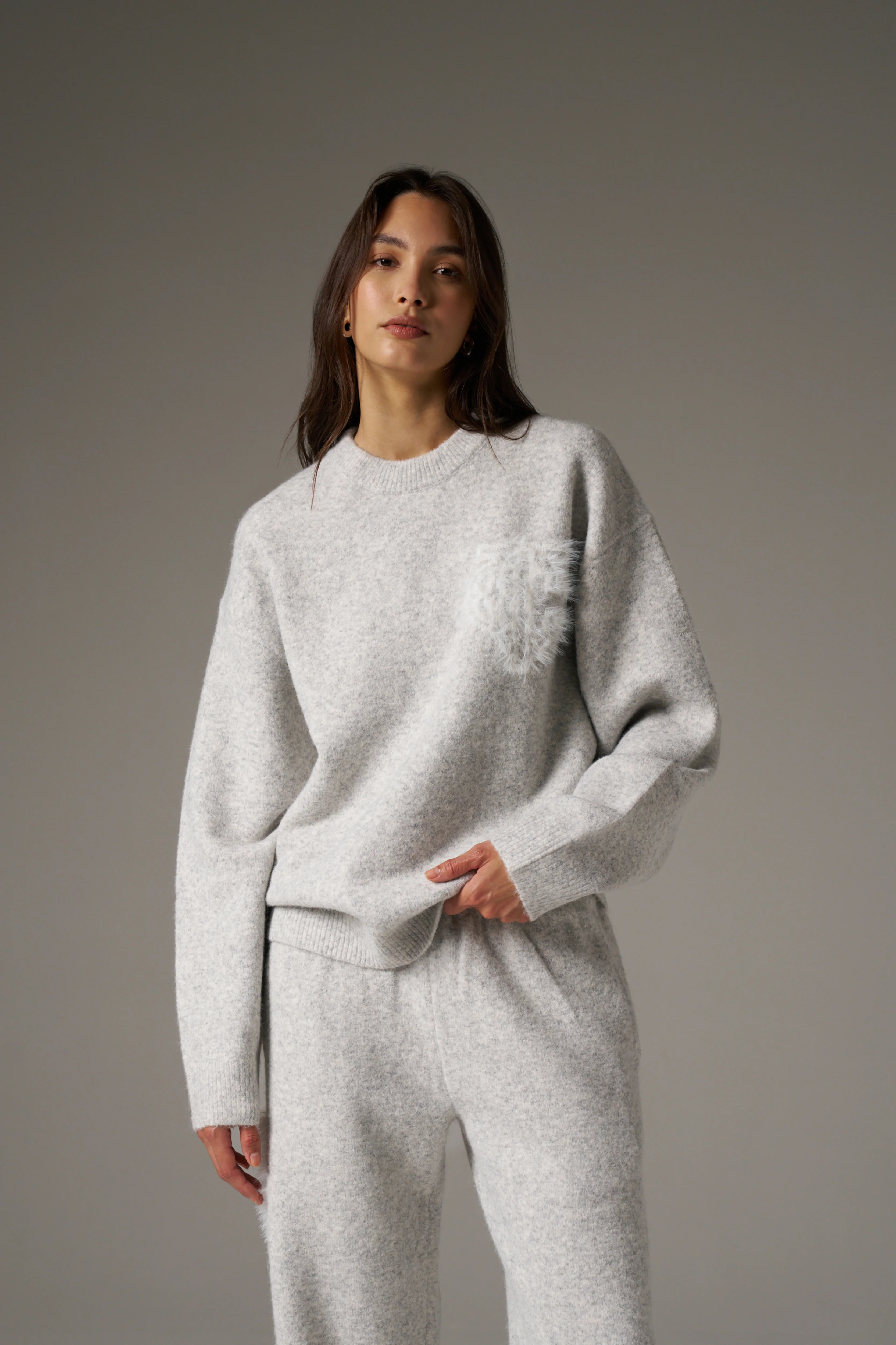 MONOGRAM EMBLEM FLUFFY KNIT CREW - GREY MARL