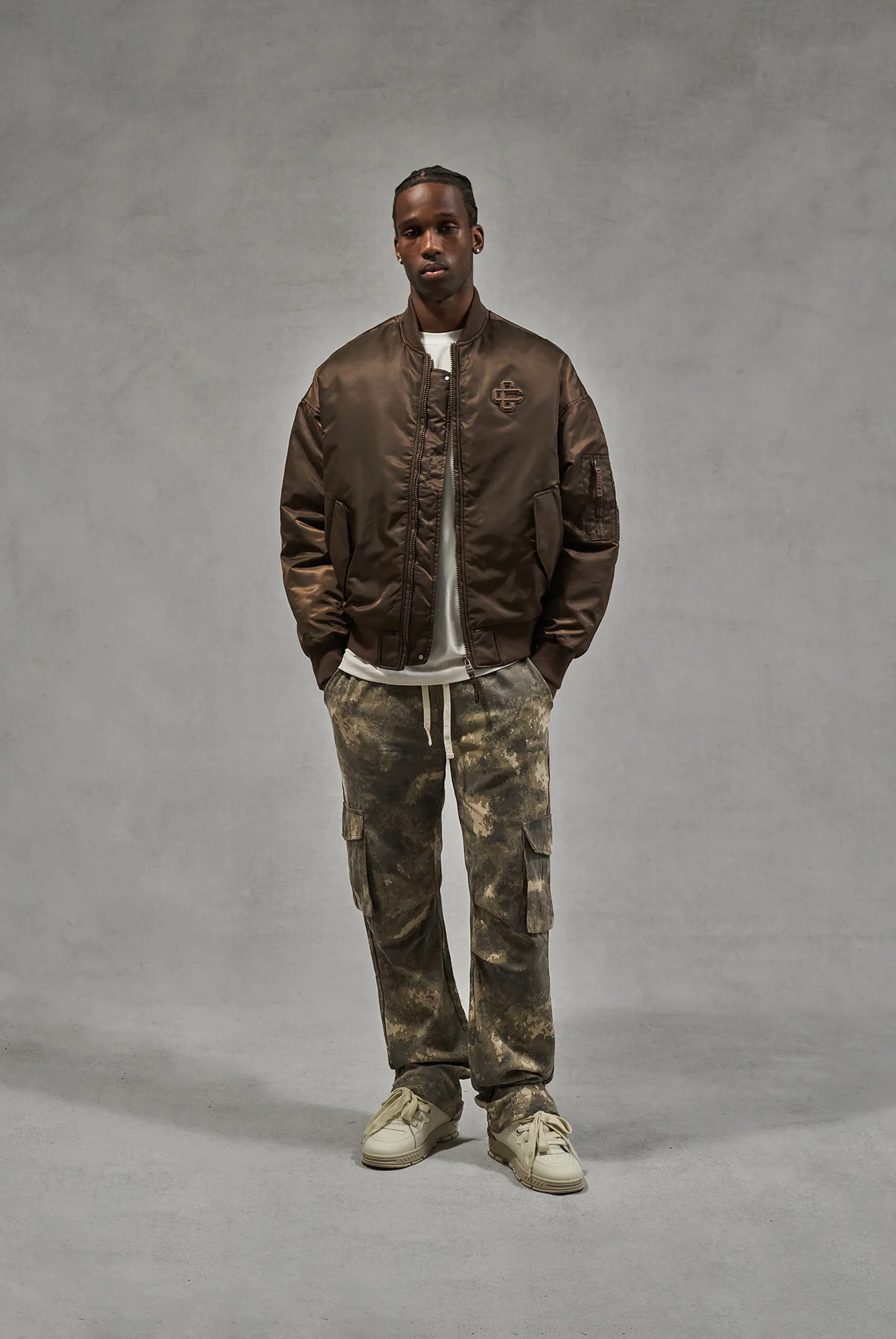 CAMO STRAIGHT LEG CARGOS - BEIGE