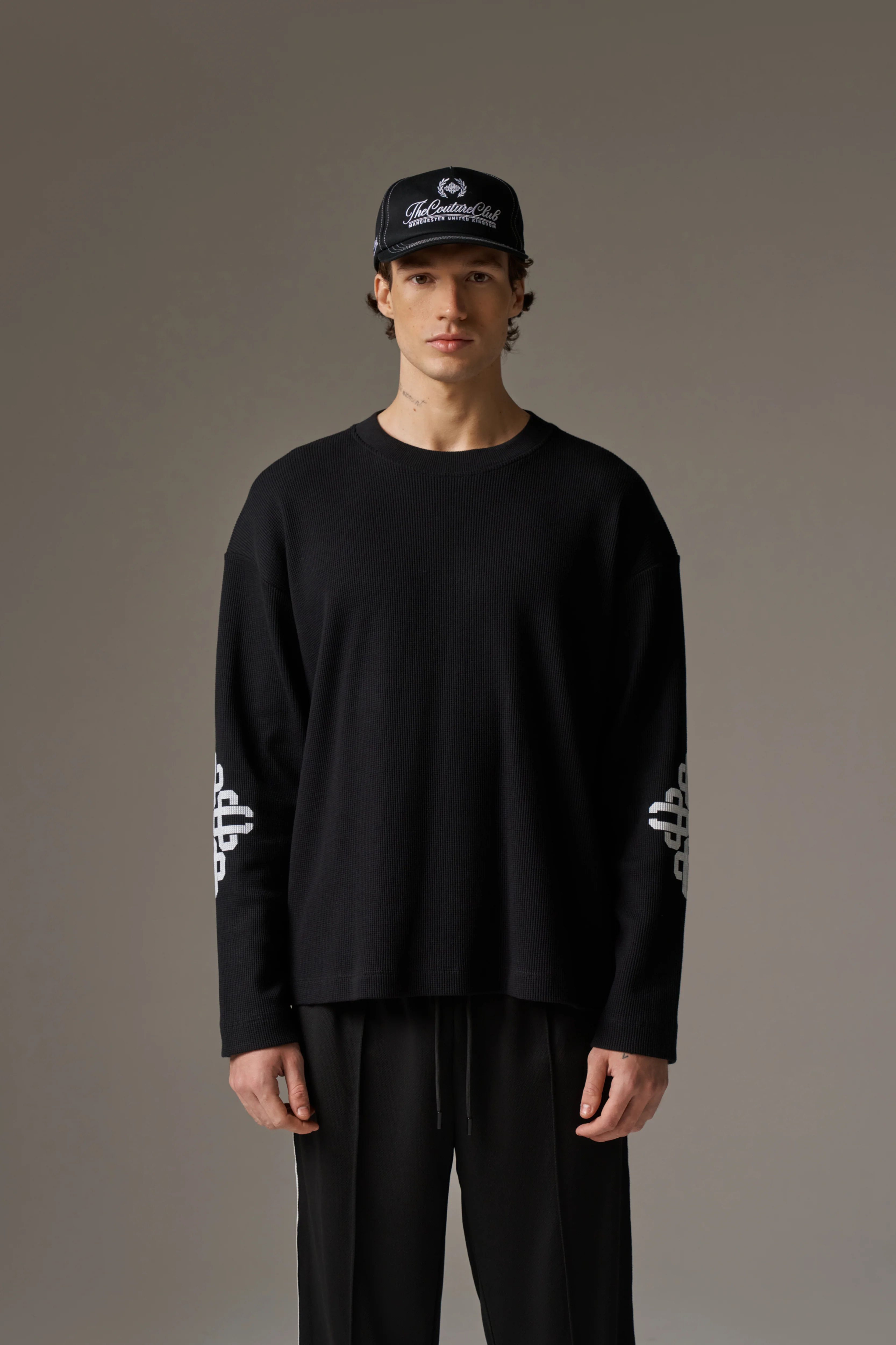 EMBLEM WAFFLE LONG SLEEVE T-SHIRT - BLACK