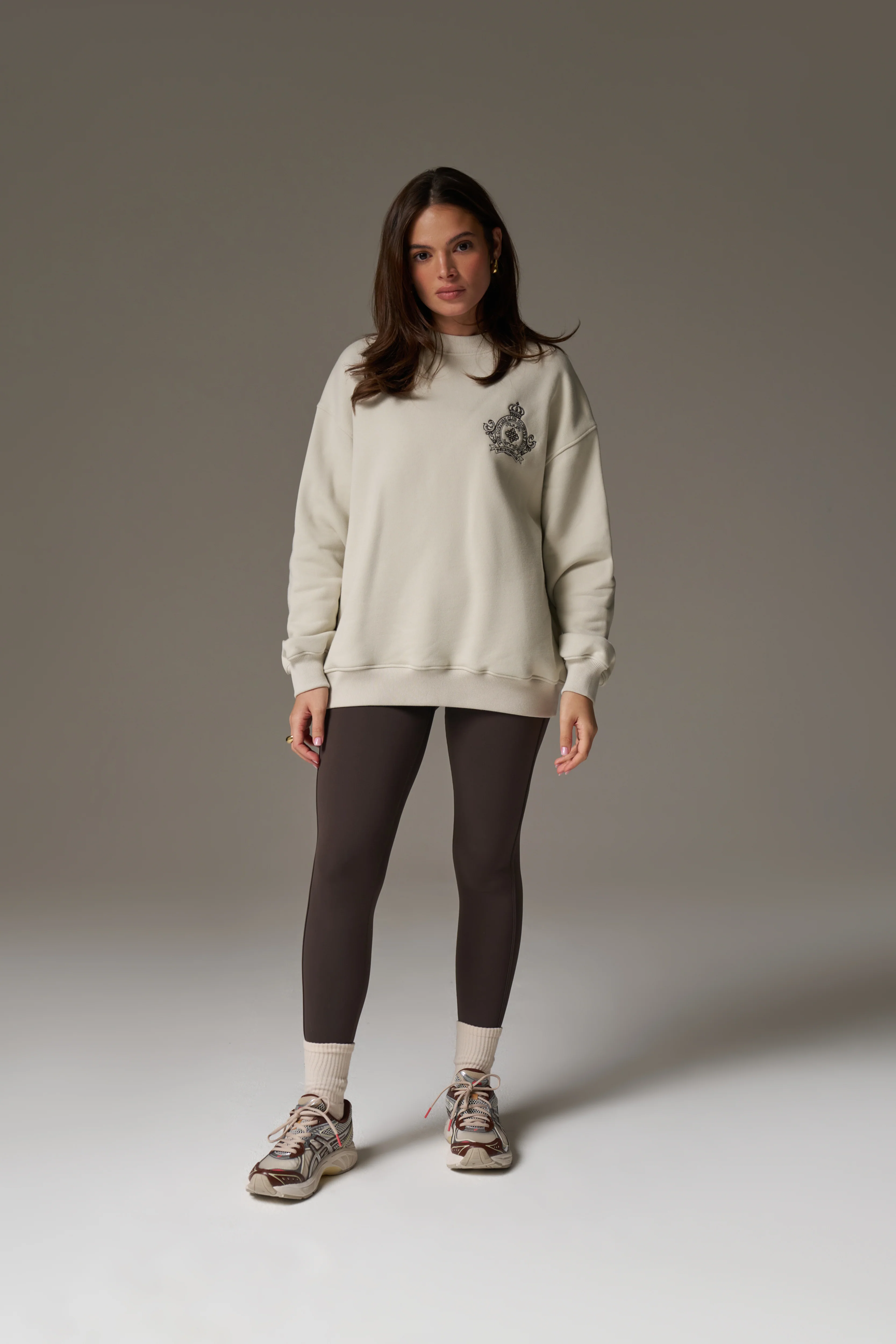 EMBROIDERED CREST OVERSIZED SWEATSHIRT - BONE