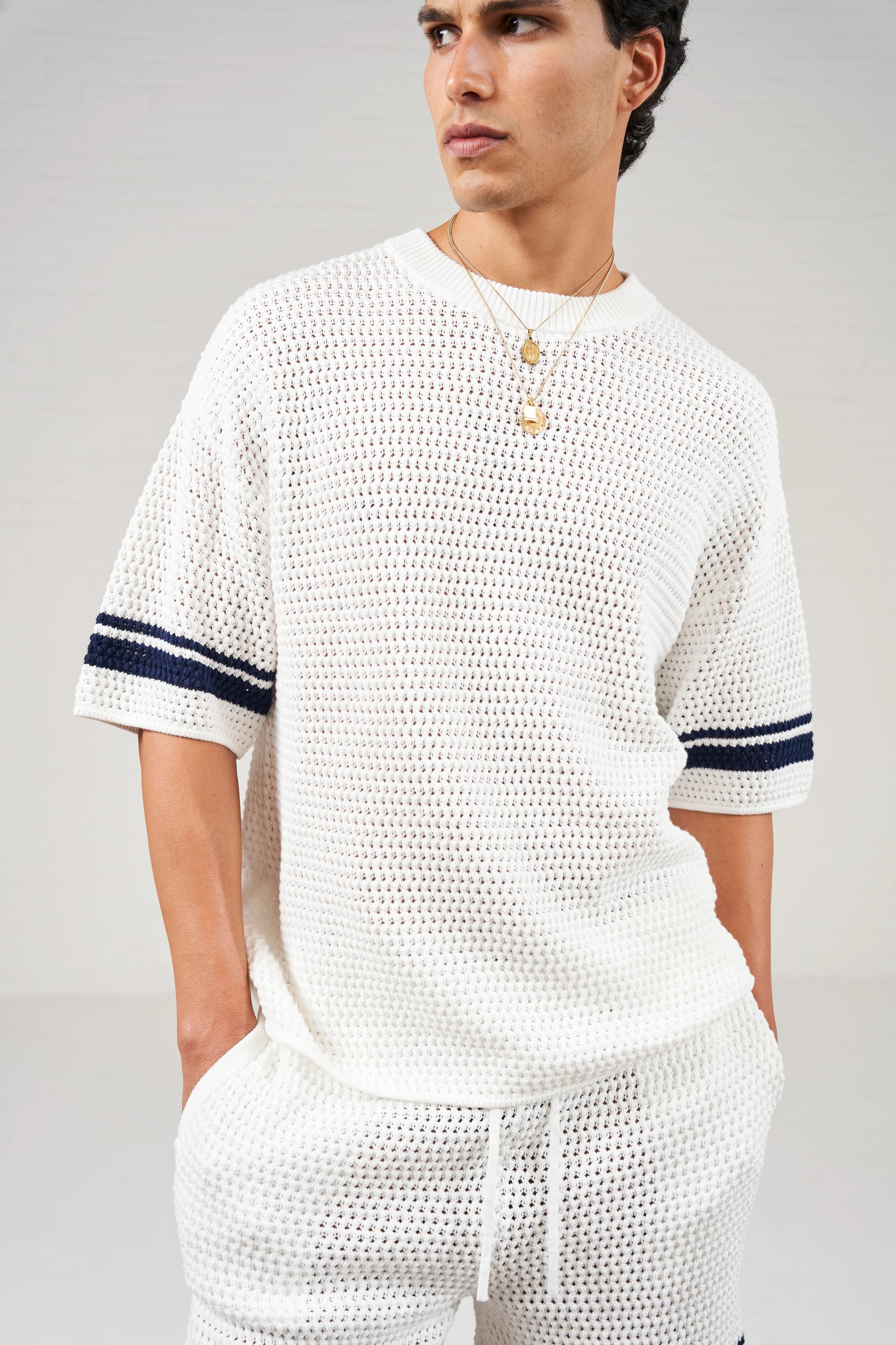 CROCHET KNITTED CONTRAST STRIPE T-SHIRT - WHITE
