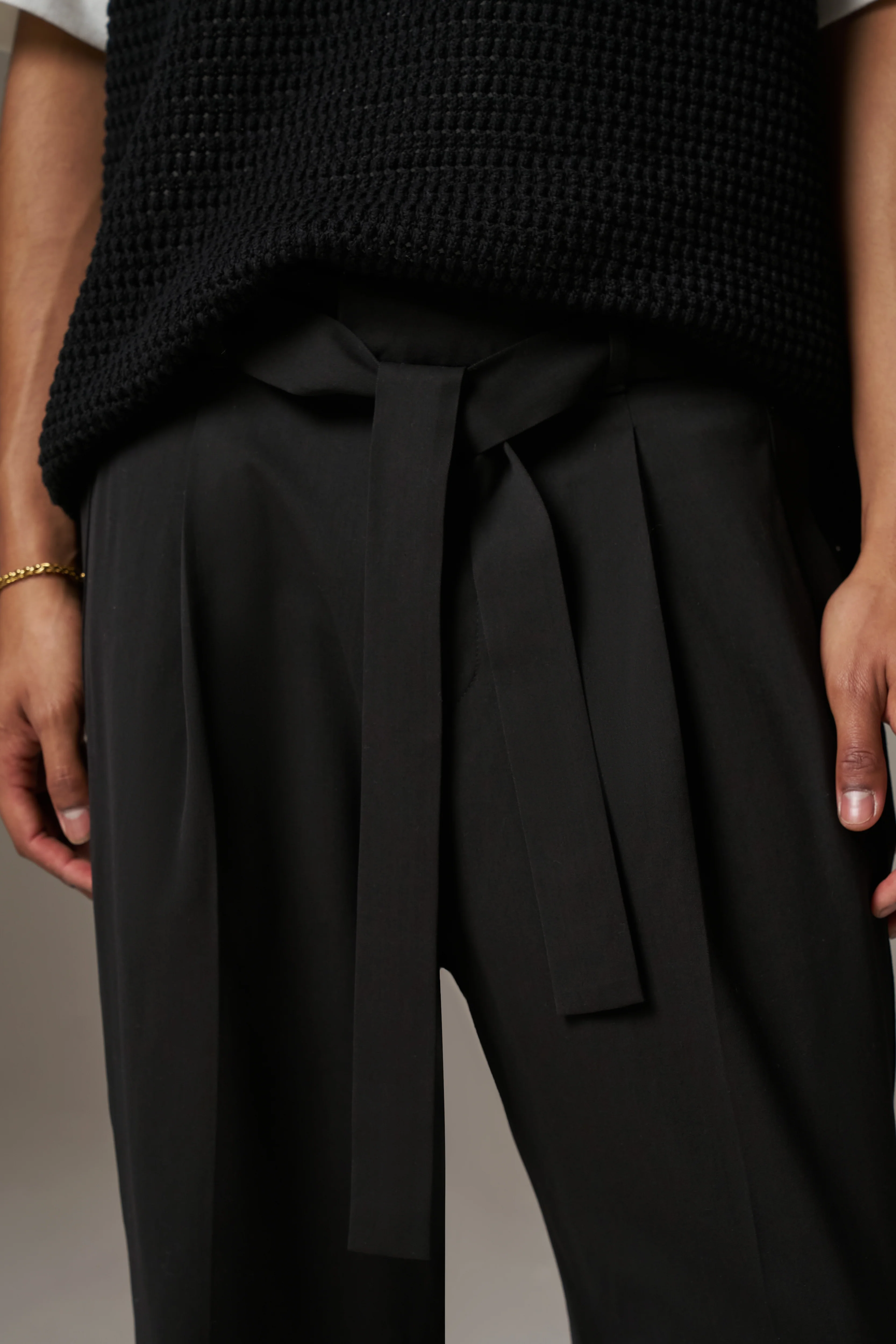 SMART TIE BELTED TROUSERS - BLACK