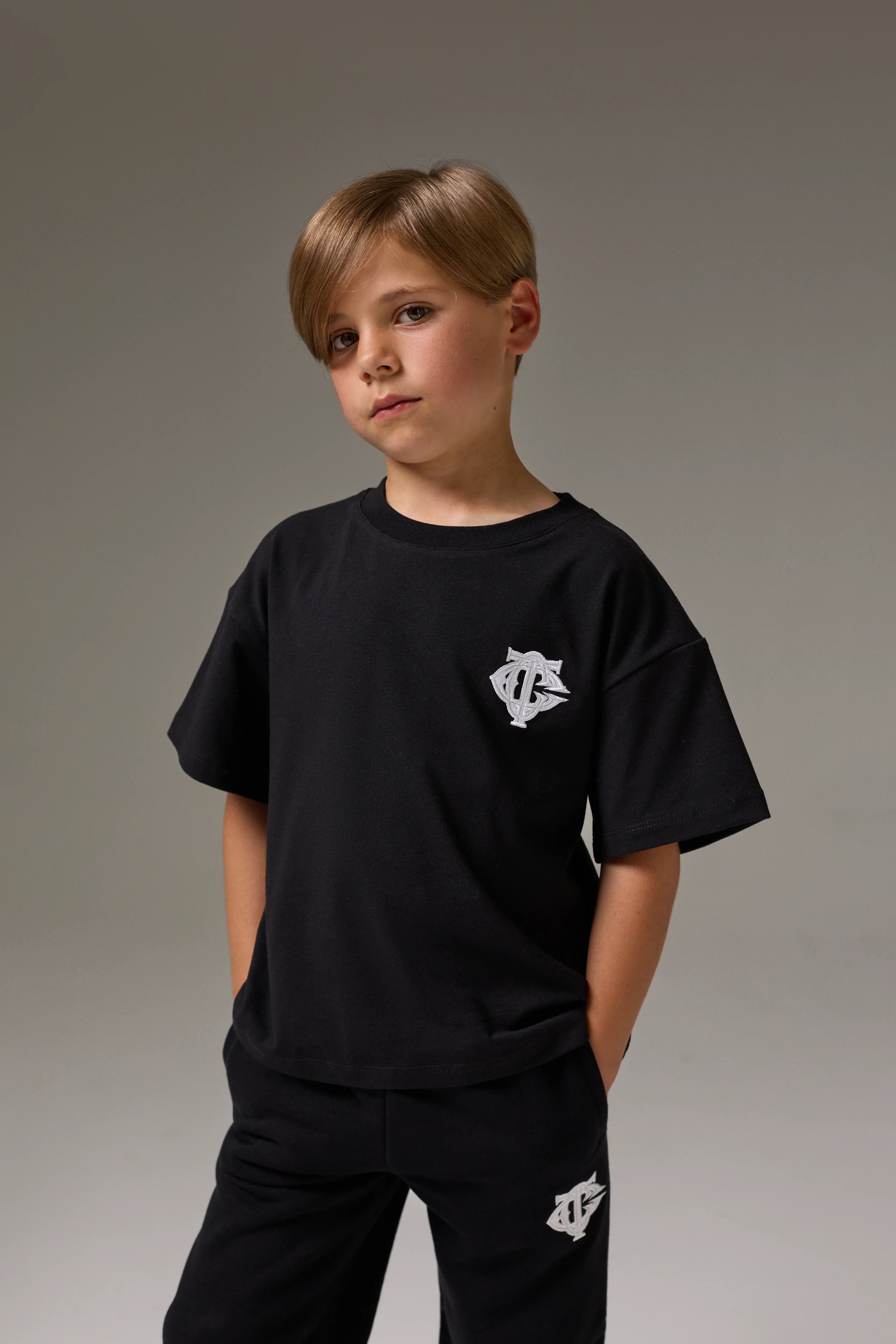 JUNIOR MONOGRAM EMBLEM APPLIQUE T-SHIRT - BLACK