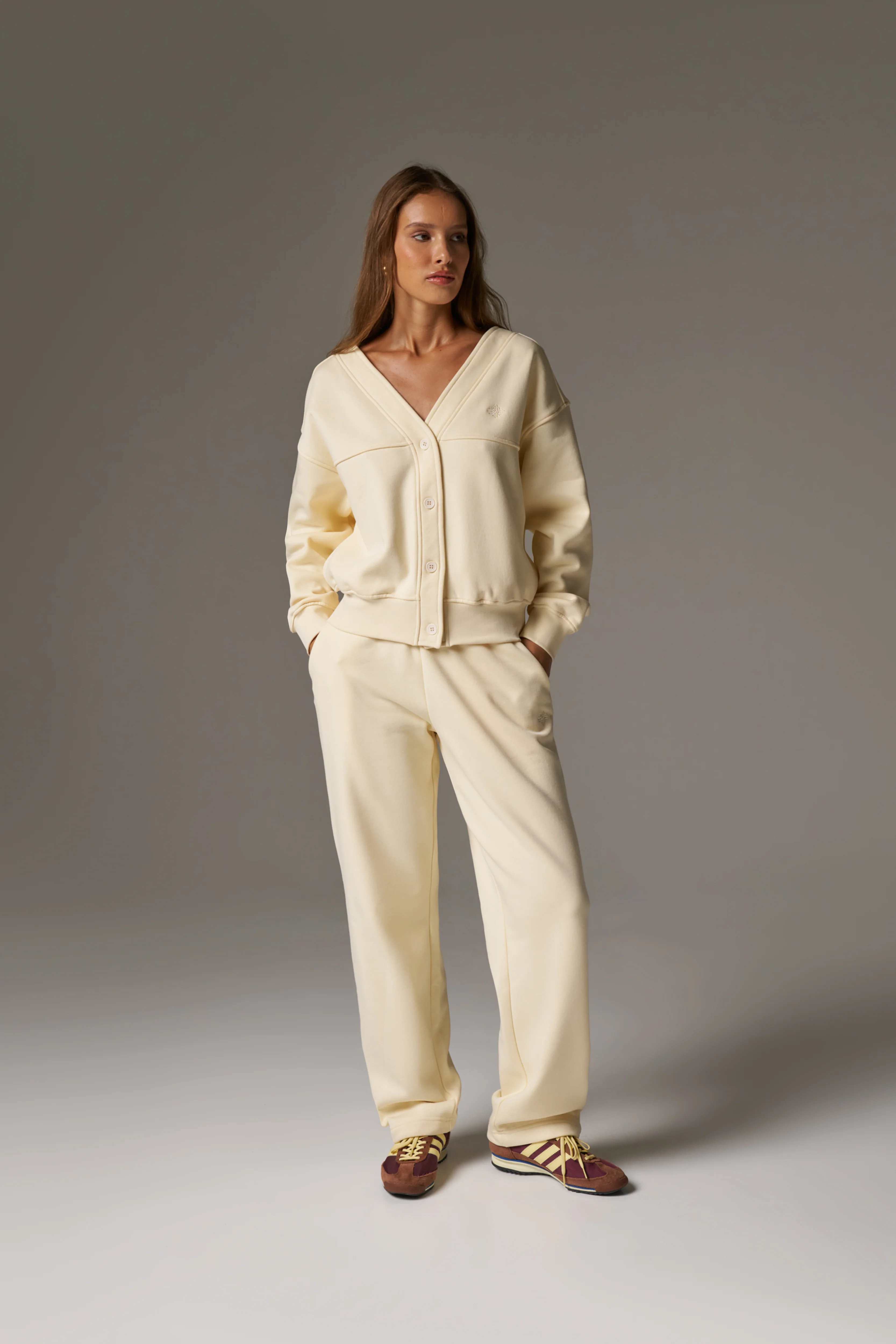 RELAXED TAPERED LEG JOGGERS - BUTTERMILK