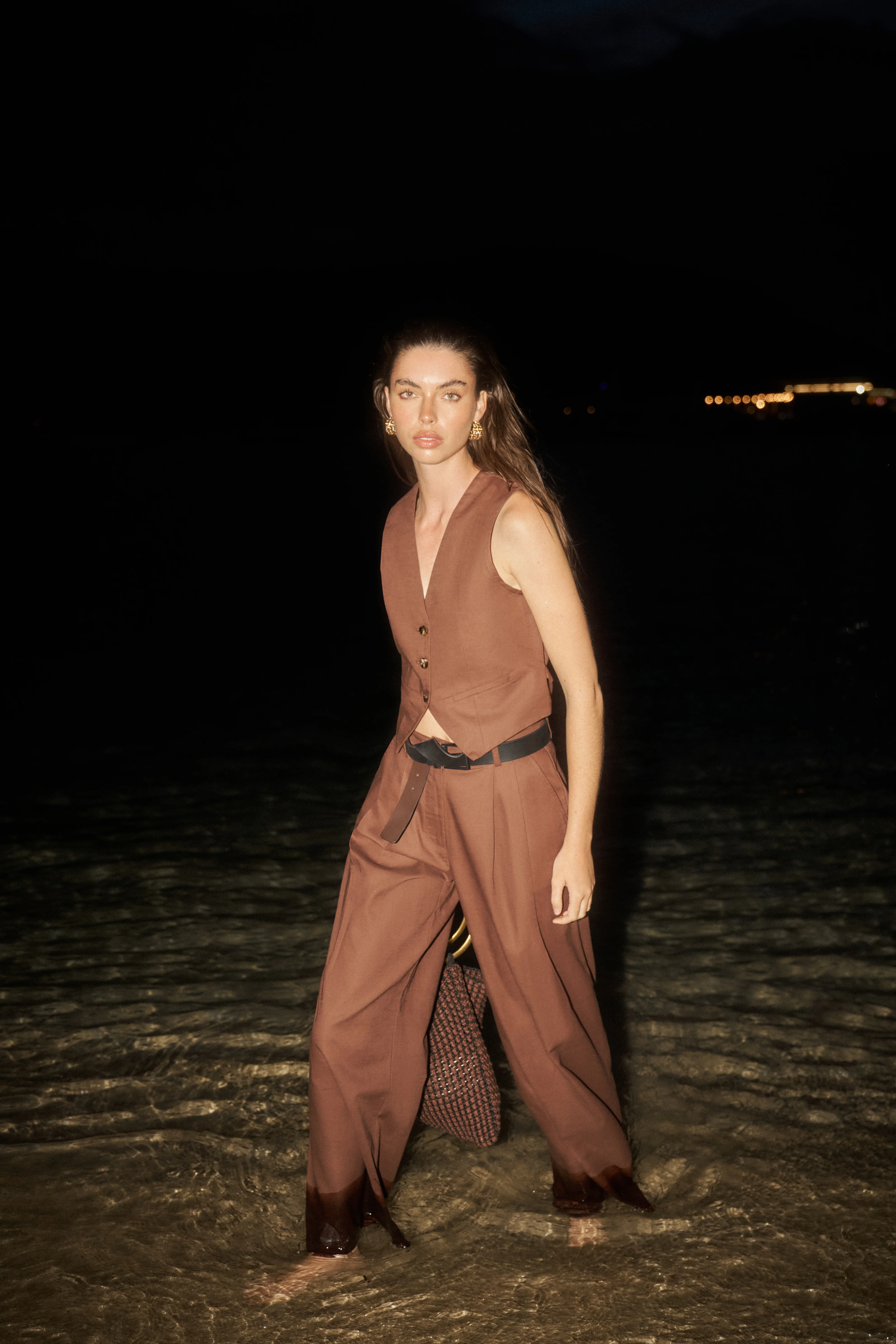 LINEN BLEND WIDE LEG PLEATED TROUSERS - CHOCOLATE