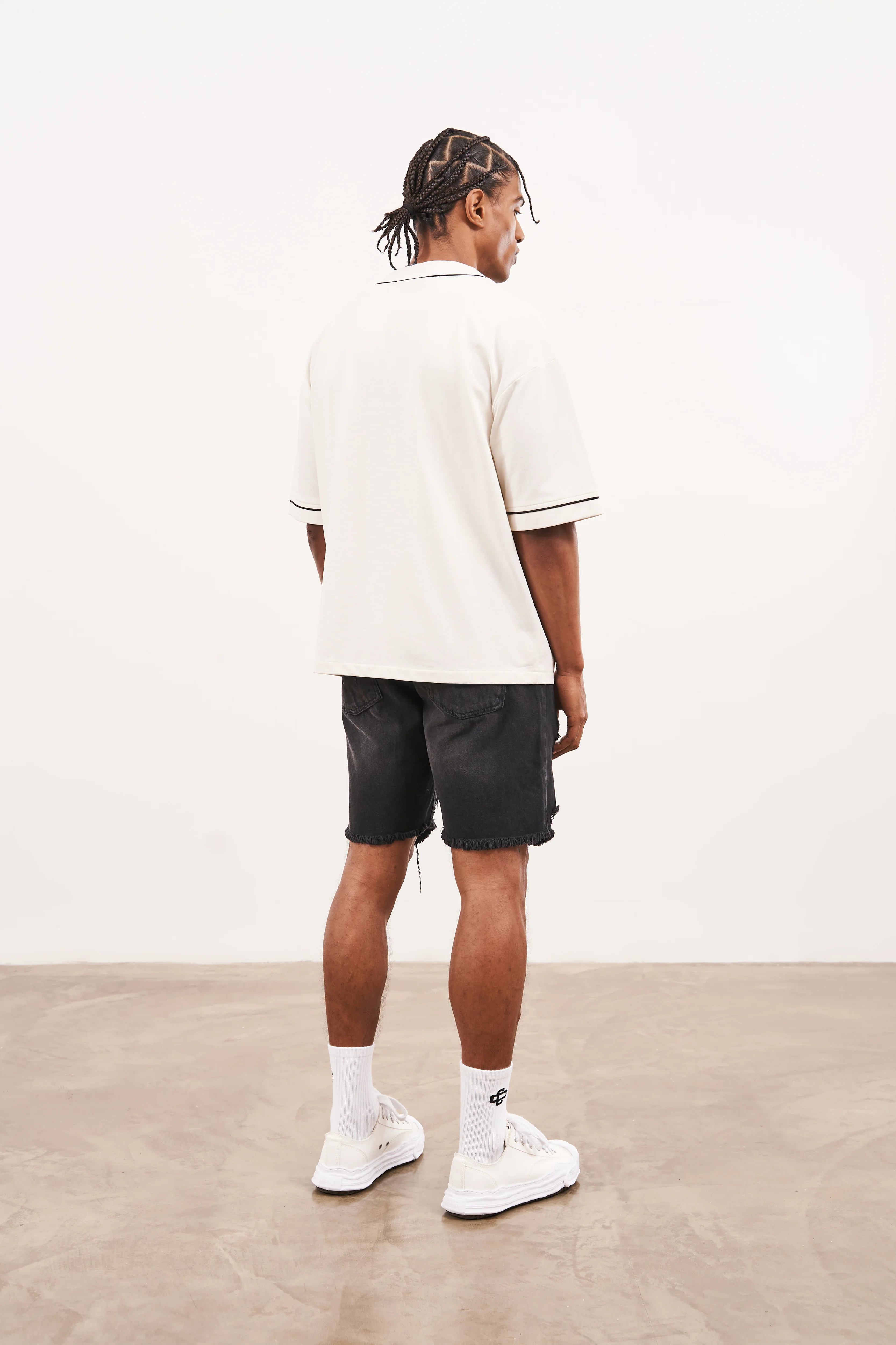 DISTRESSED RAW HEM DENIM SHORTS - WASHED BLACK