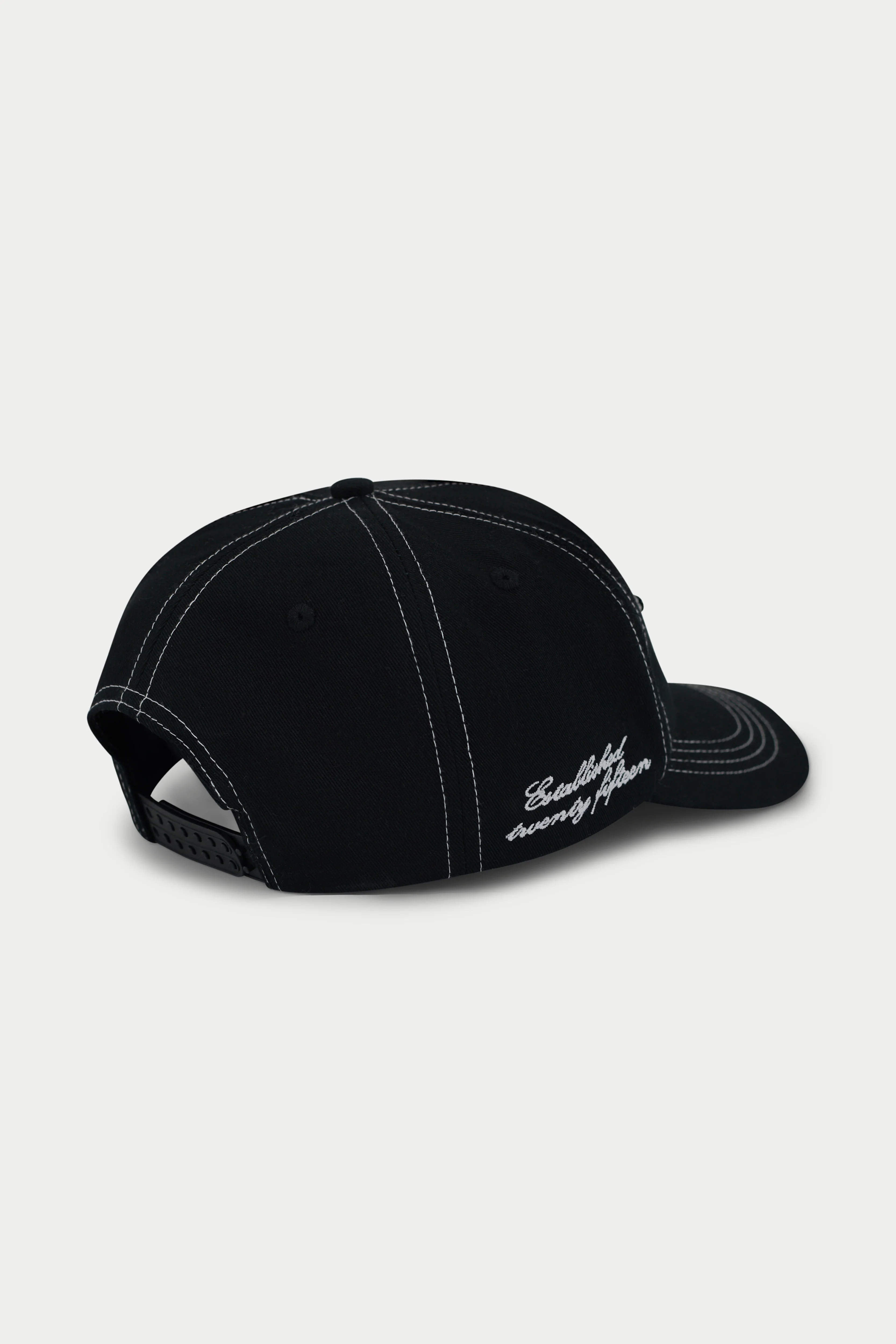 CONTRAST STITCH LAUREL EMBROIDERY CAP - BLACK