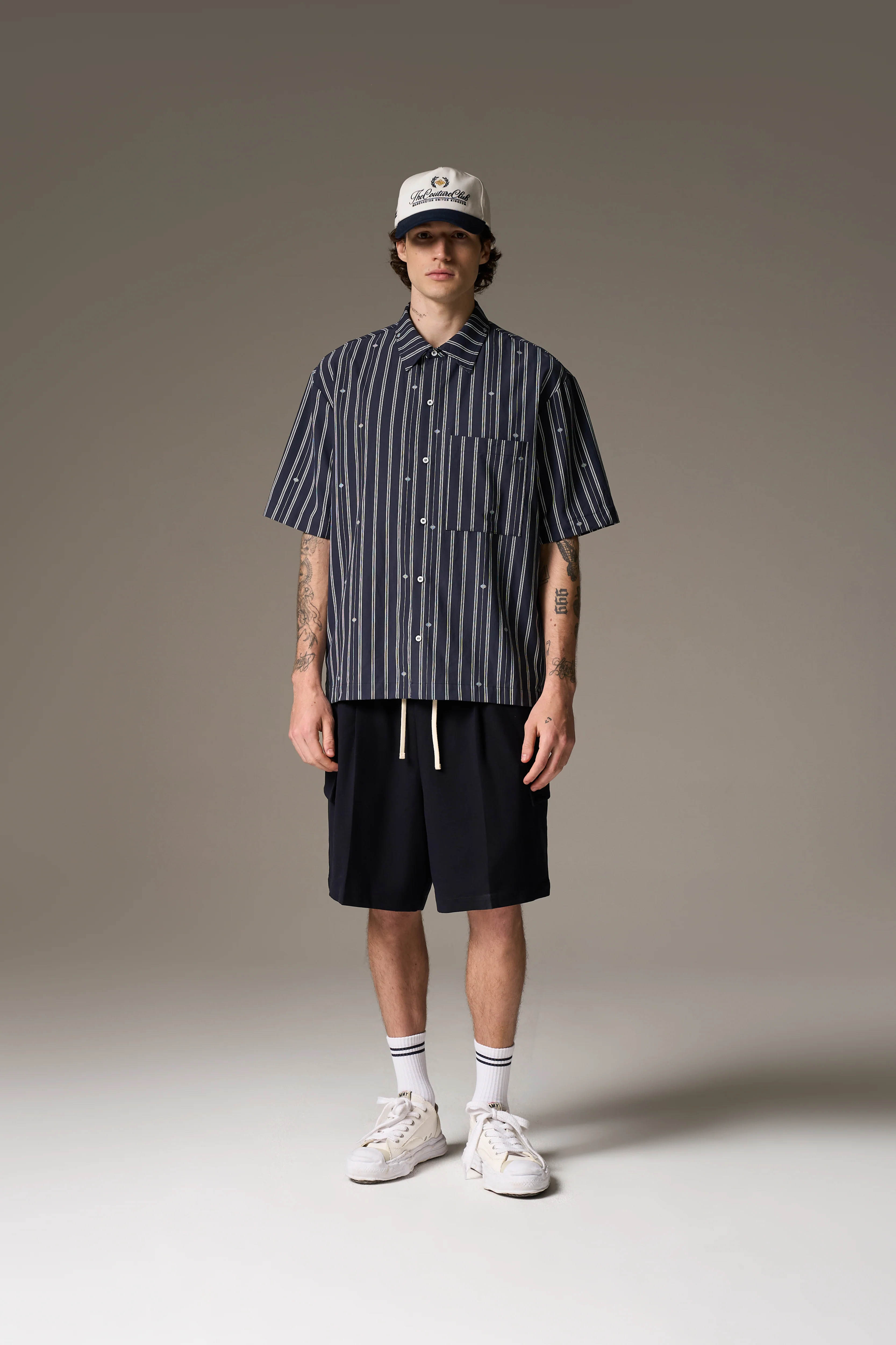 EMBLEM STRIPE SHIRT - NAVY