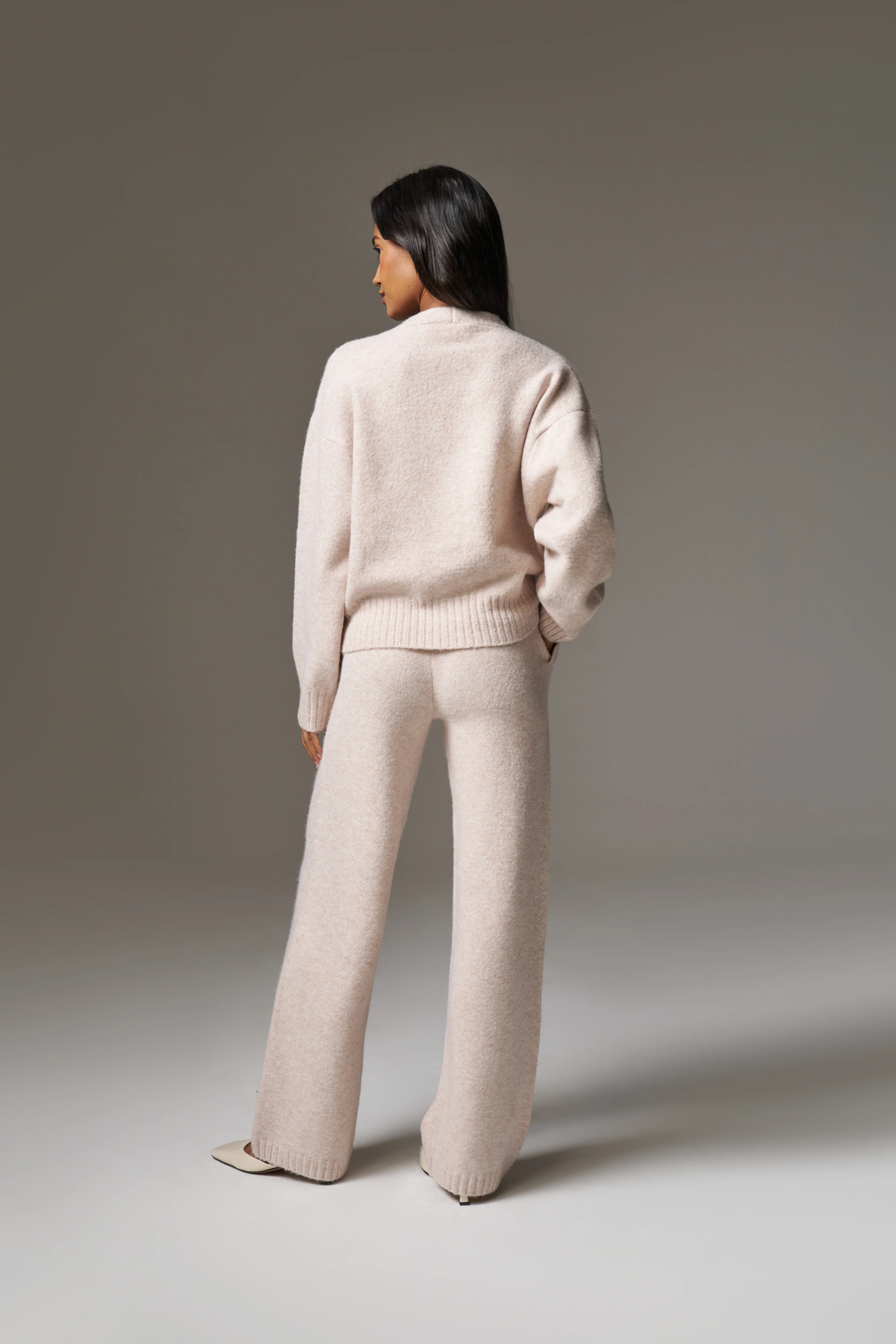 FLUFFY KNITTED EMBLEM EMBROIDERED CARDIGAN - PINK