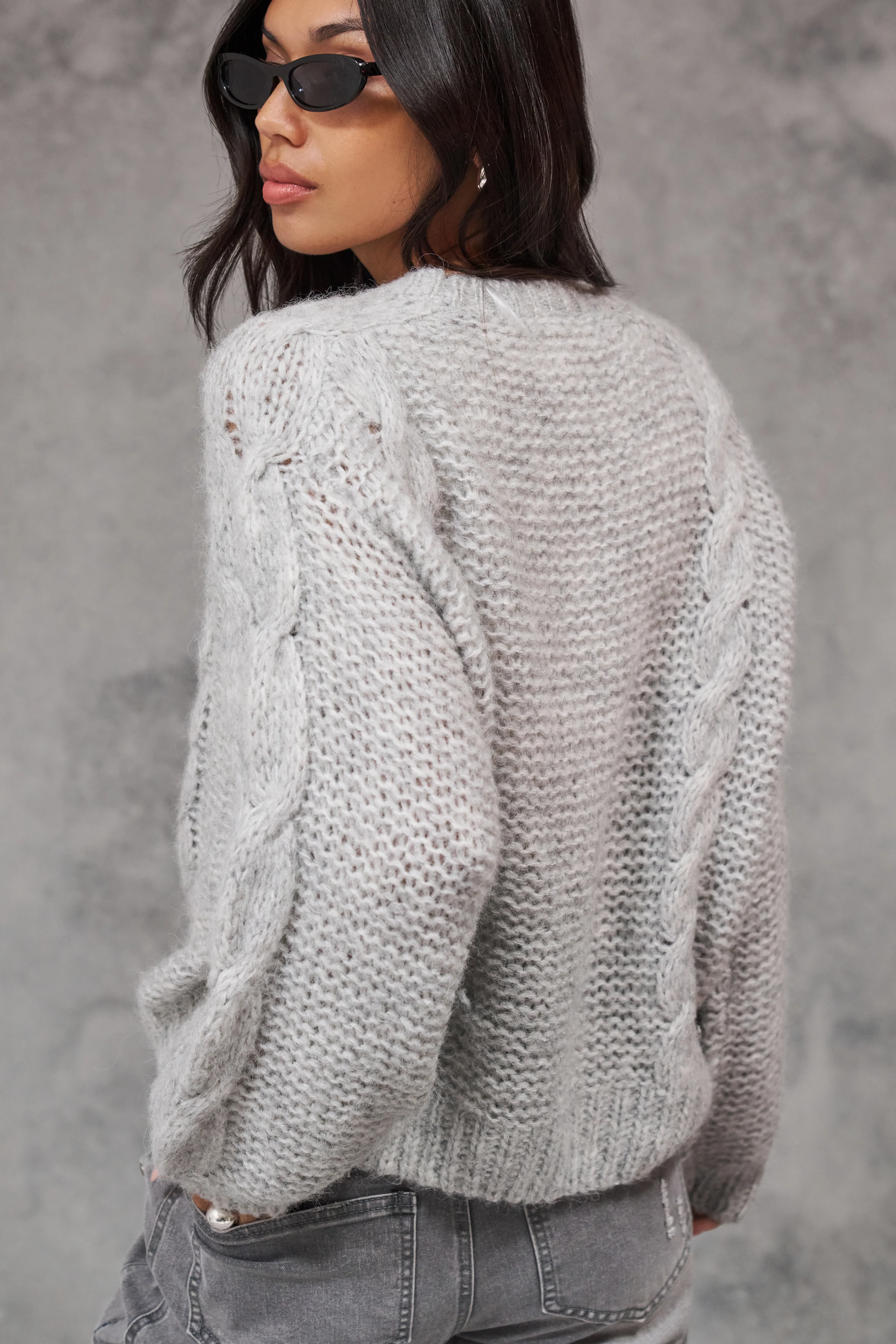 EMBLEM PLAITED OVERSIZED KNIT JUMPER - GREY MARL