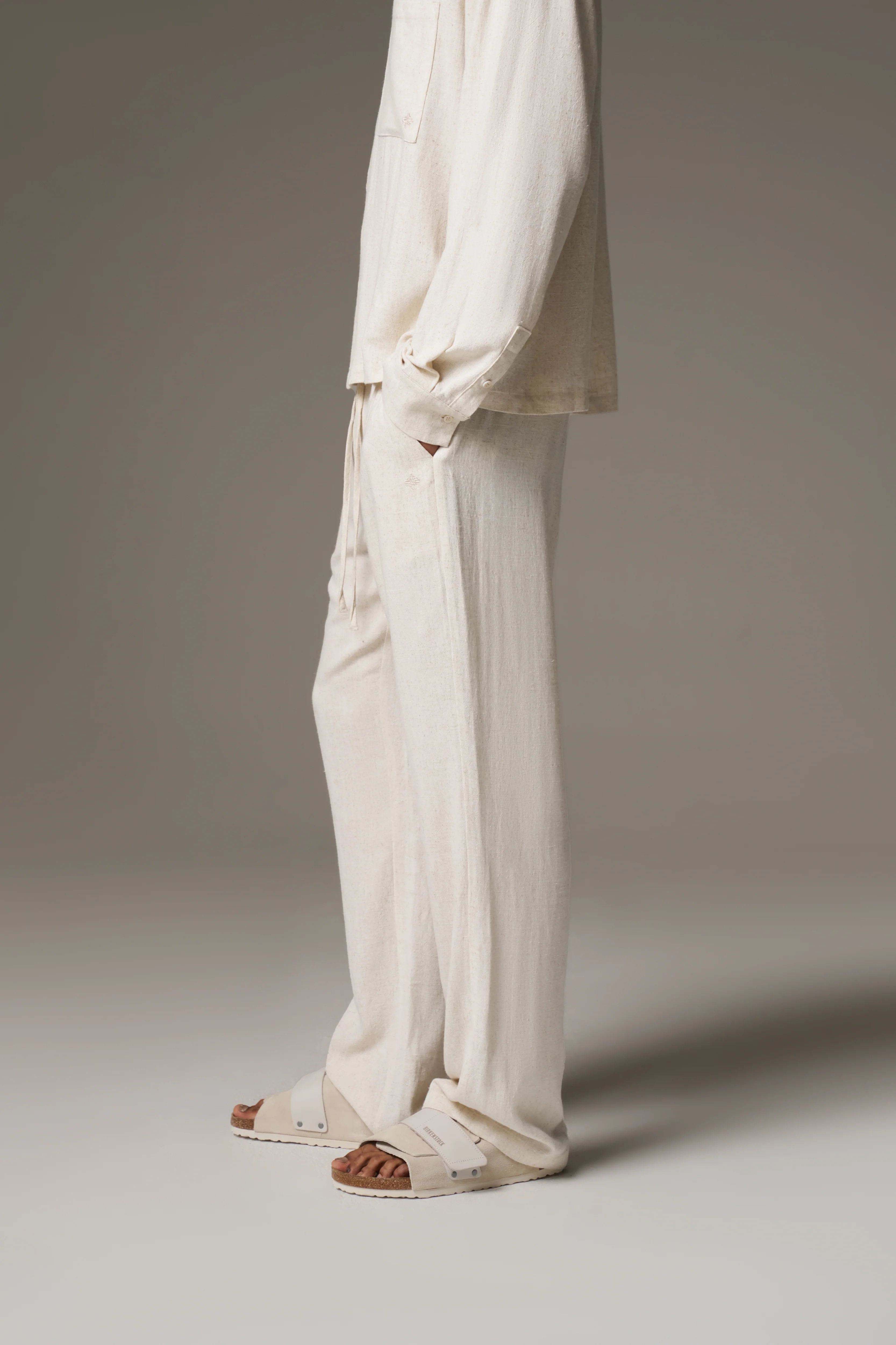 TEXTURED WOVEN TROUSERS - BEIGE