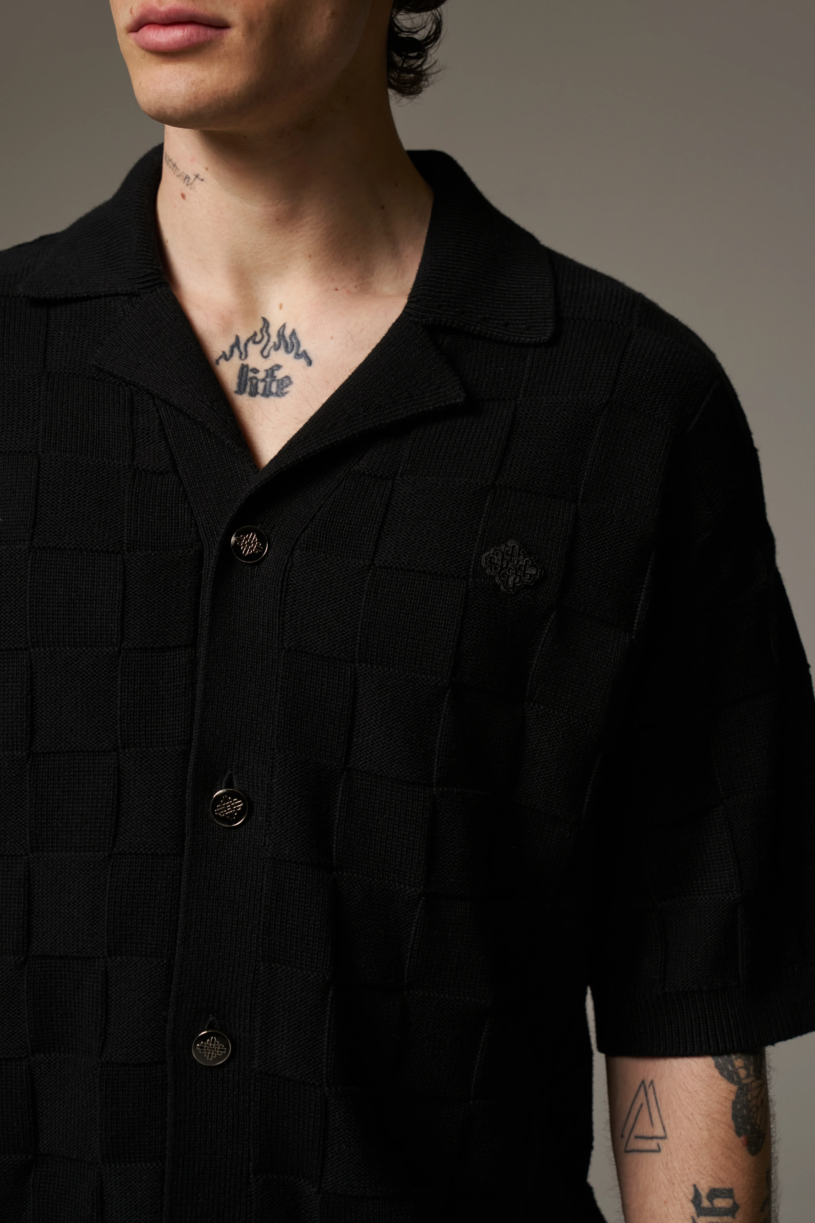 CHECKERBOARD KNITTED SHIRT - BLACK